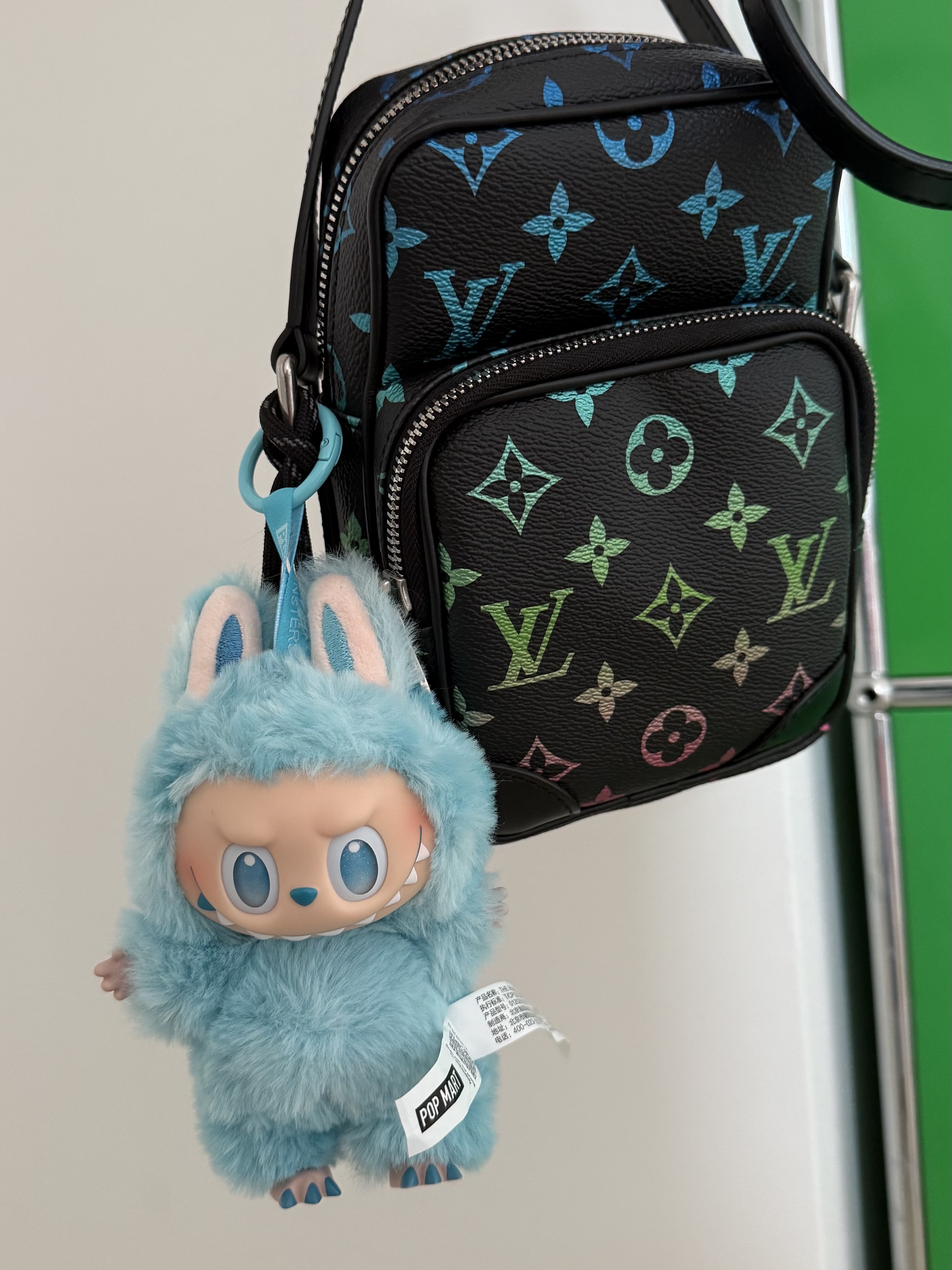 Pop Mart Labubu The Monsters Highlight Series Hope Keyring (Opened Case) 착용 스타일