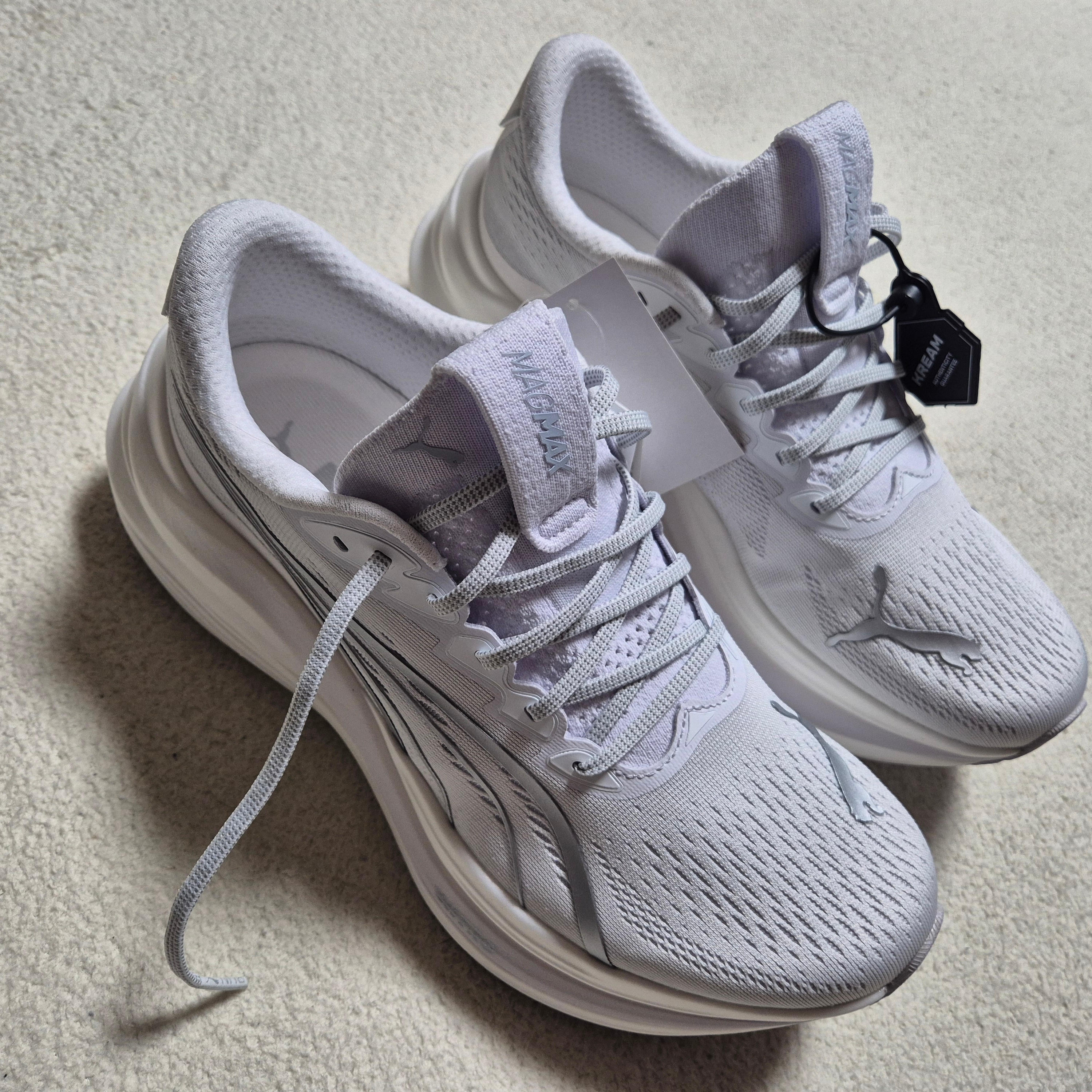 Puma Magmax Nitro White Silver 착용 스타일 - 1