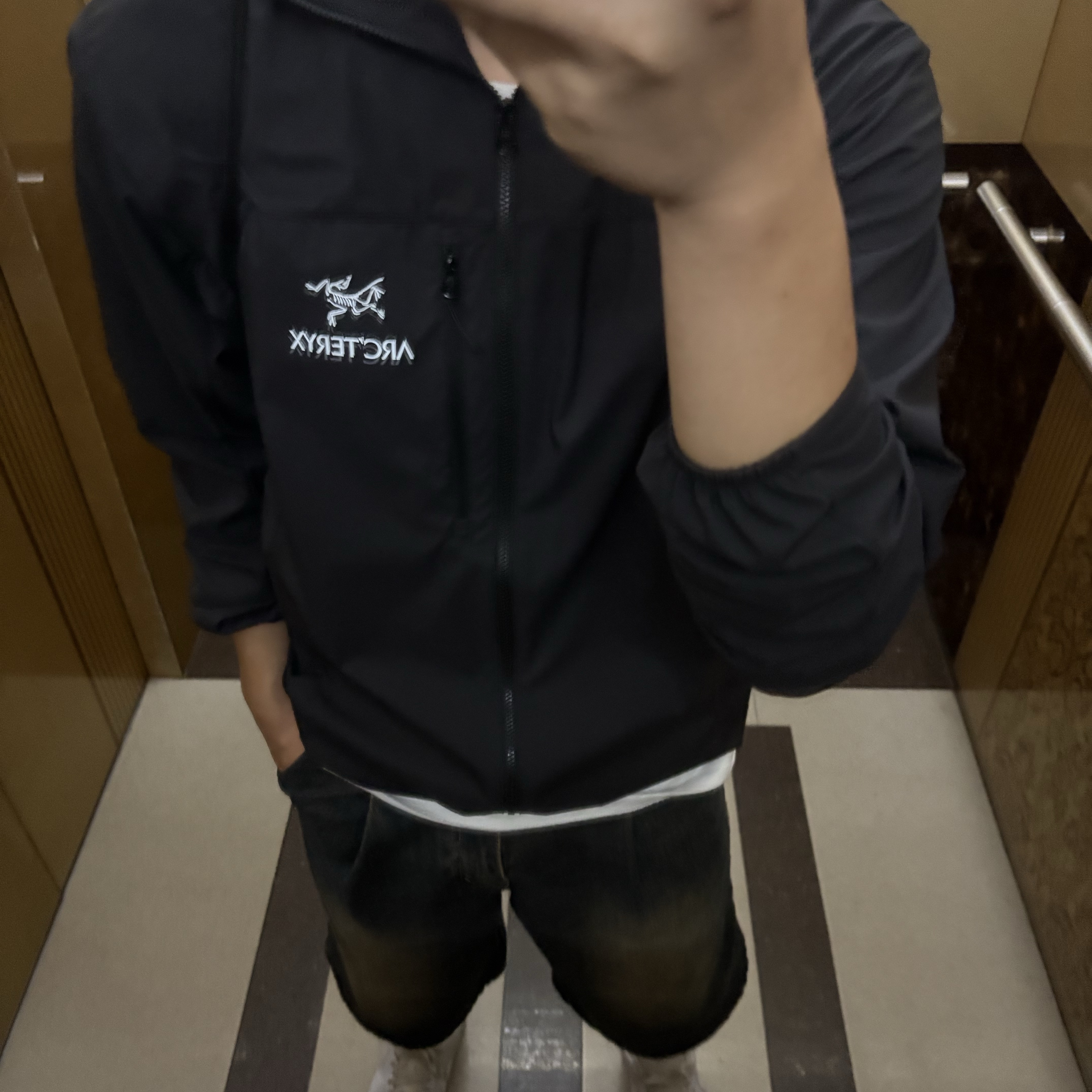 Arc'teryx Squamish Hoody Black 착용 스타일