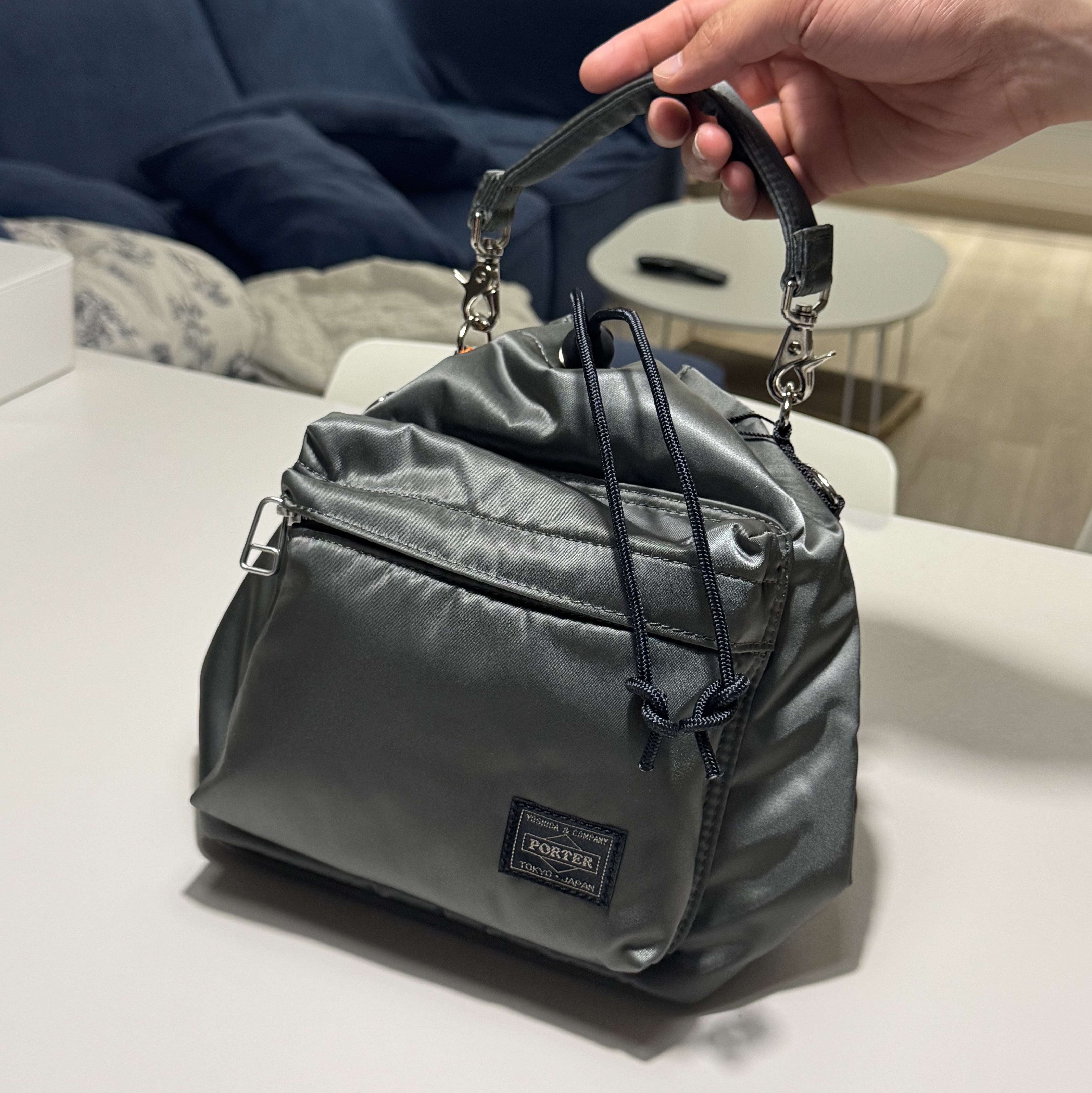 Porter Balloonsac Silver Grey 착용 스타일