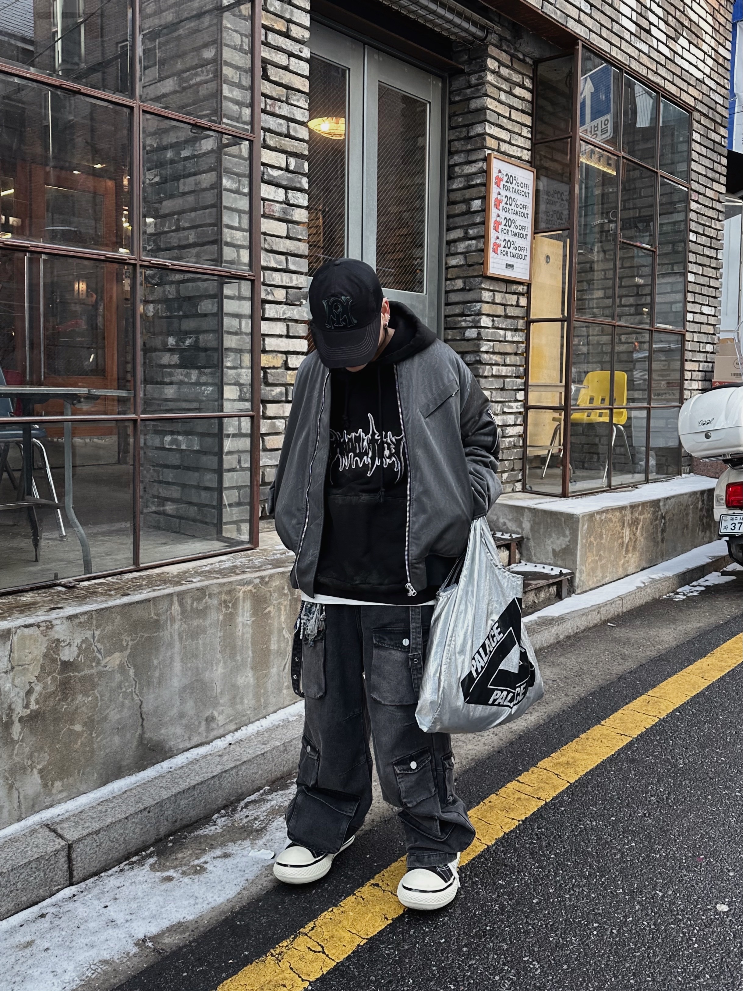 Palace Palace Shop Reusable Bag Silver - 22FW 착용 스타일 - 2