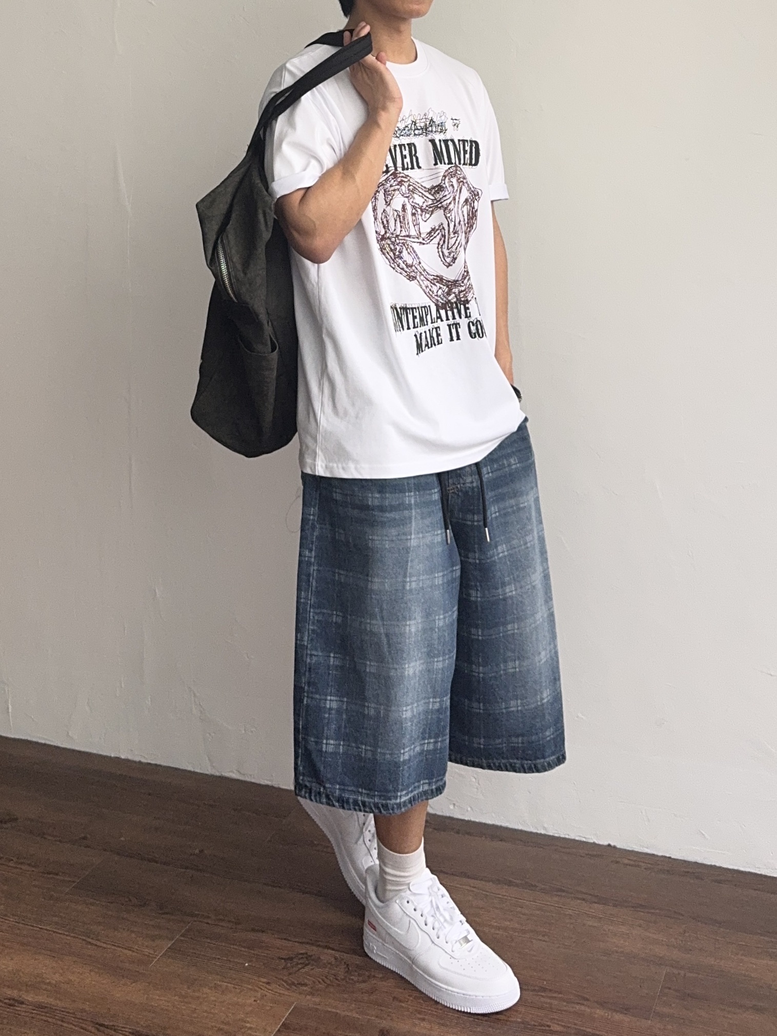 Nike x Supreme Air Force 1 Low White, Stussy Canvas Flight Bag Washed Black 착용 스타일 - 3