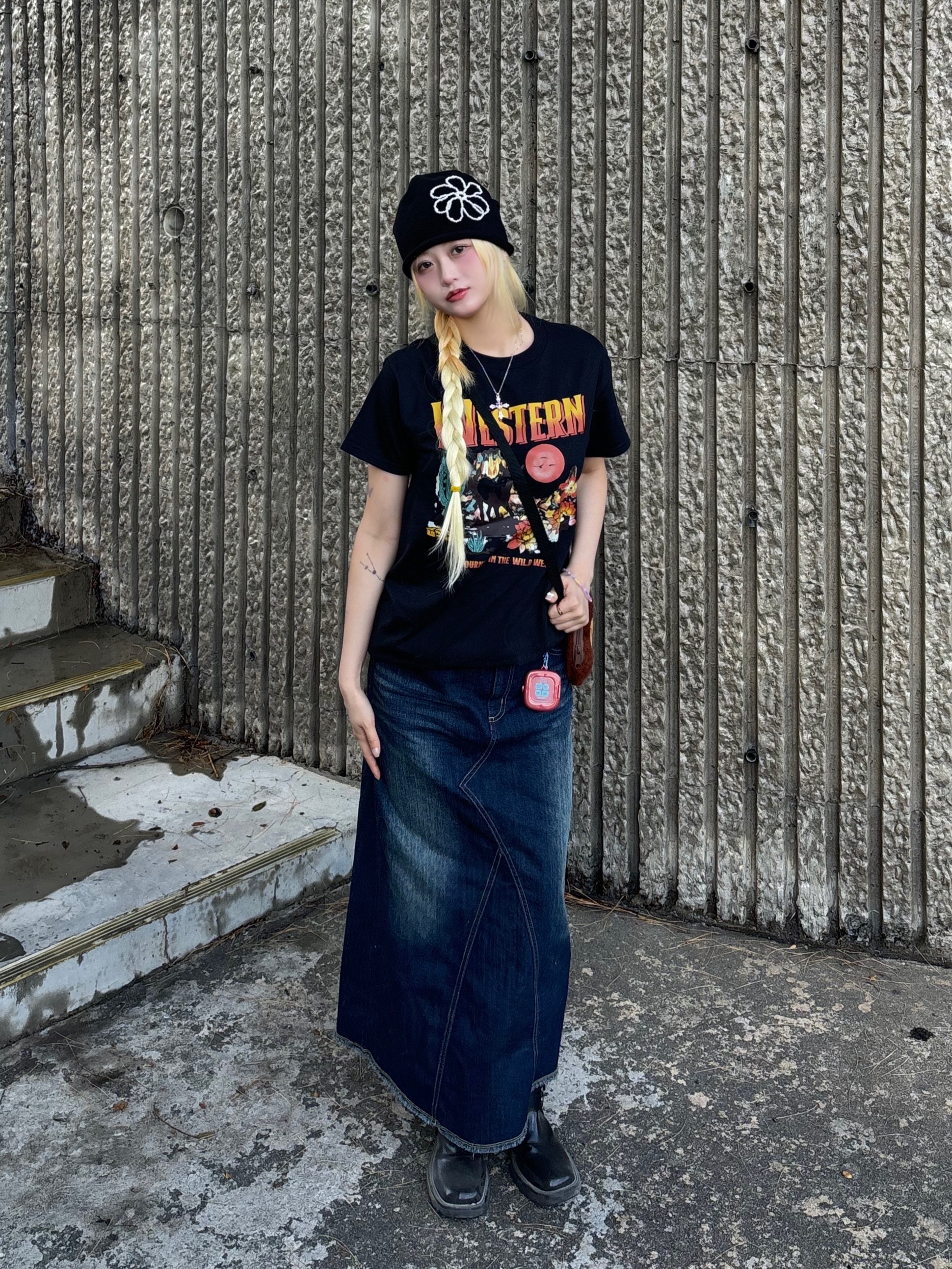 Gildan X American Collection Western T-Shirt Black 착용 스타일 - 1