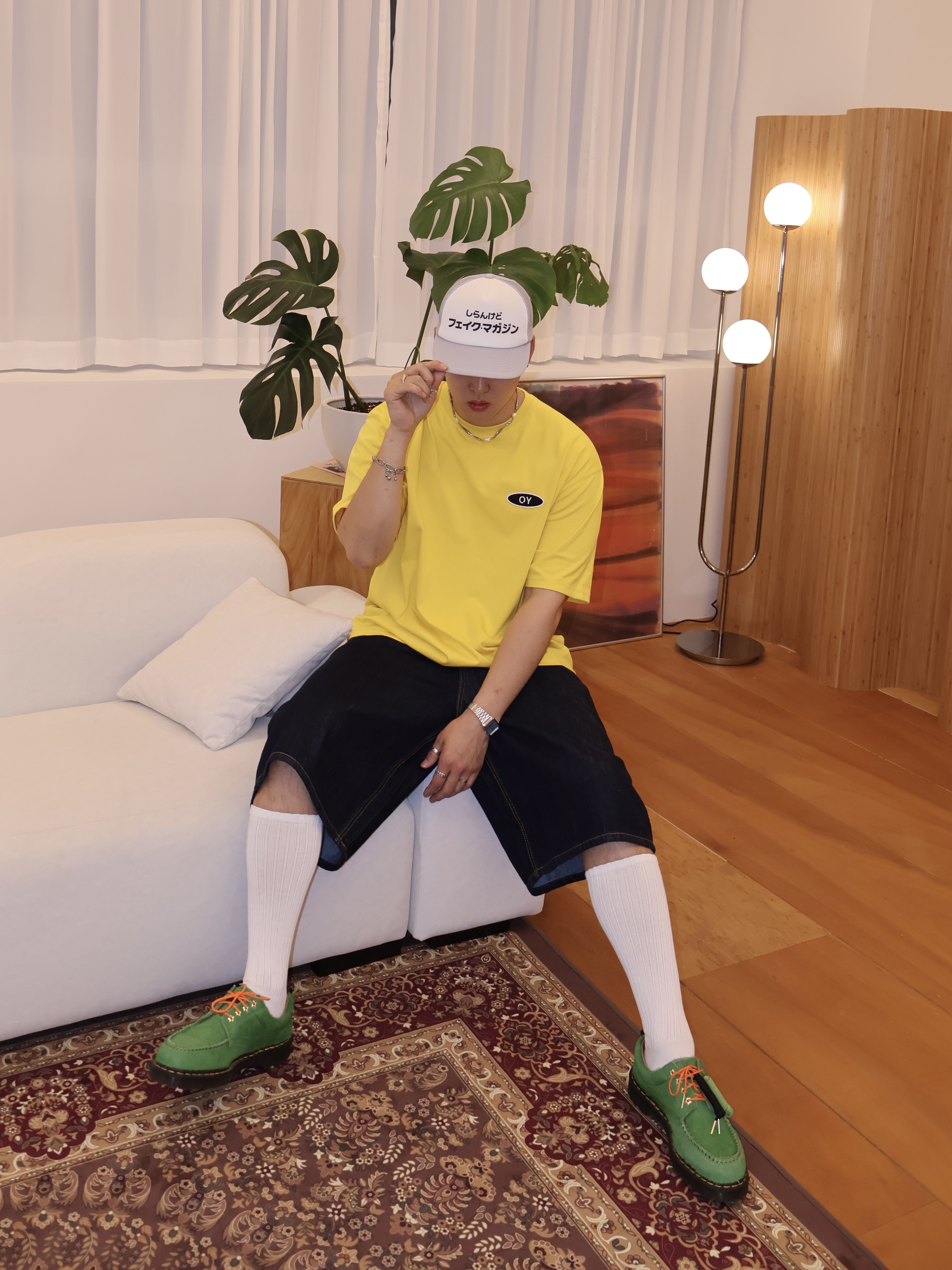 Dr. Martens x Awake NY Lowell Hair On Leather Moc Toe Shoes Green 착용 스타일 - 1