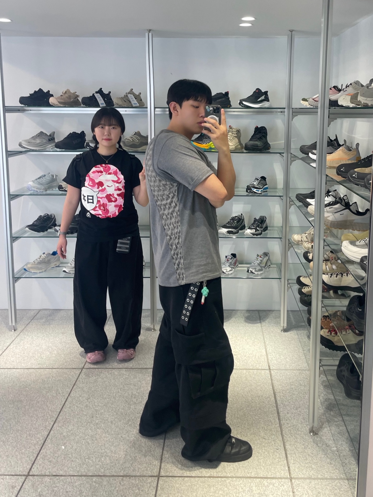Kamien Titan Baggy Pants Beige, Nike Air Force 1 '07 Low Triple Black 착용 스타일