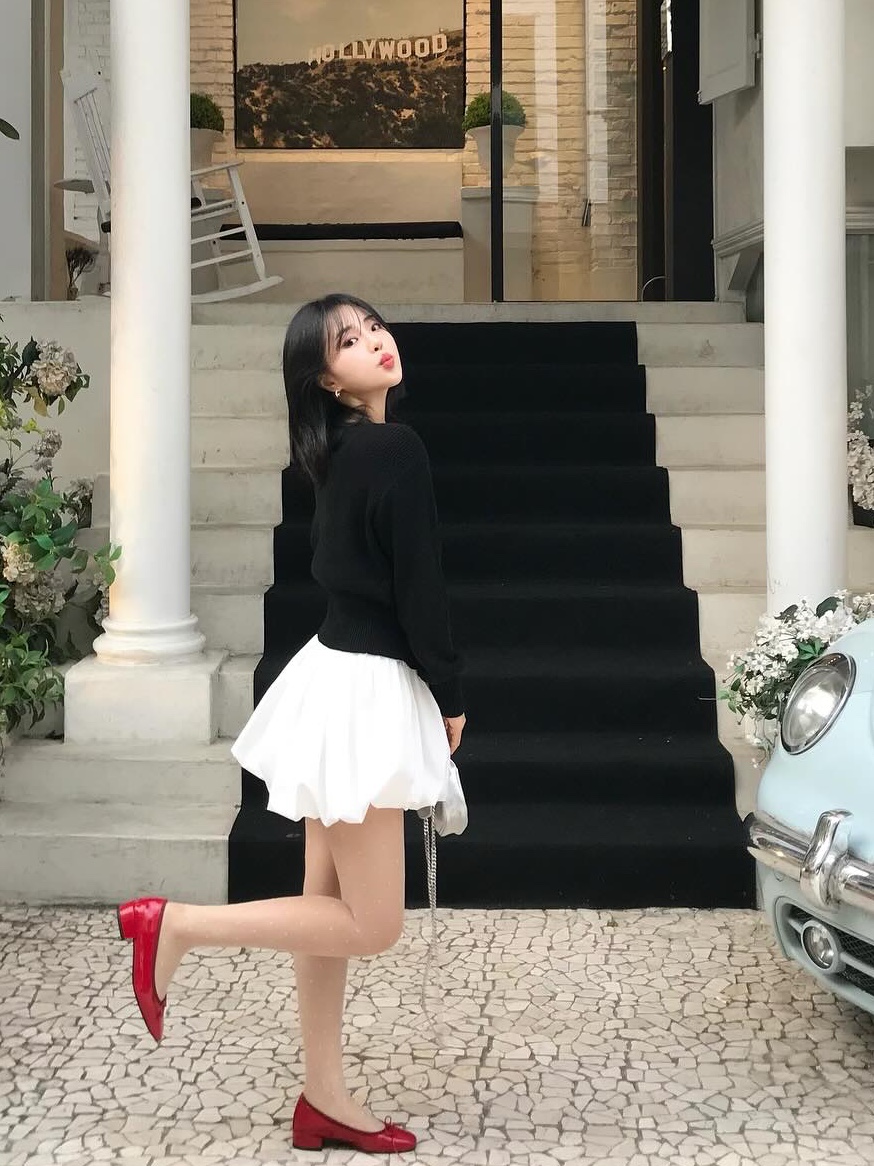 Don't Ask My Plan Balloon Mini Wrap Skirt - White 착용 스타일 - 4