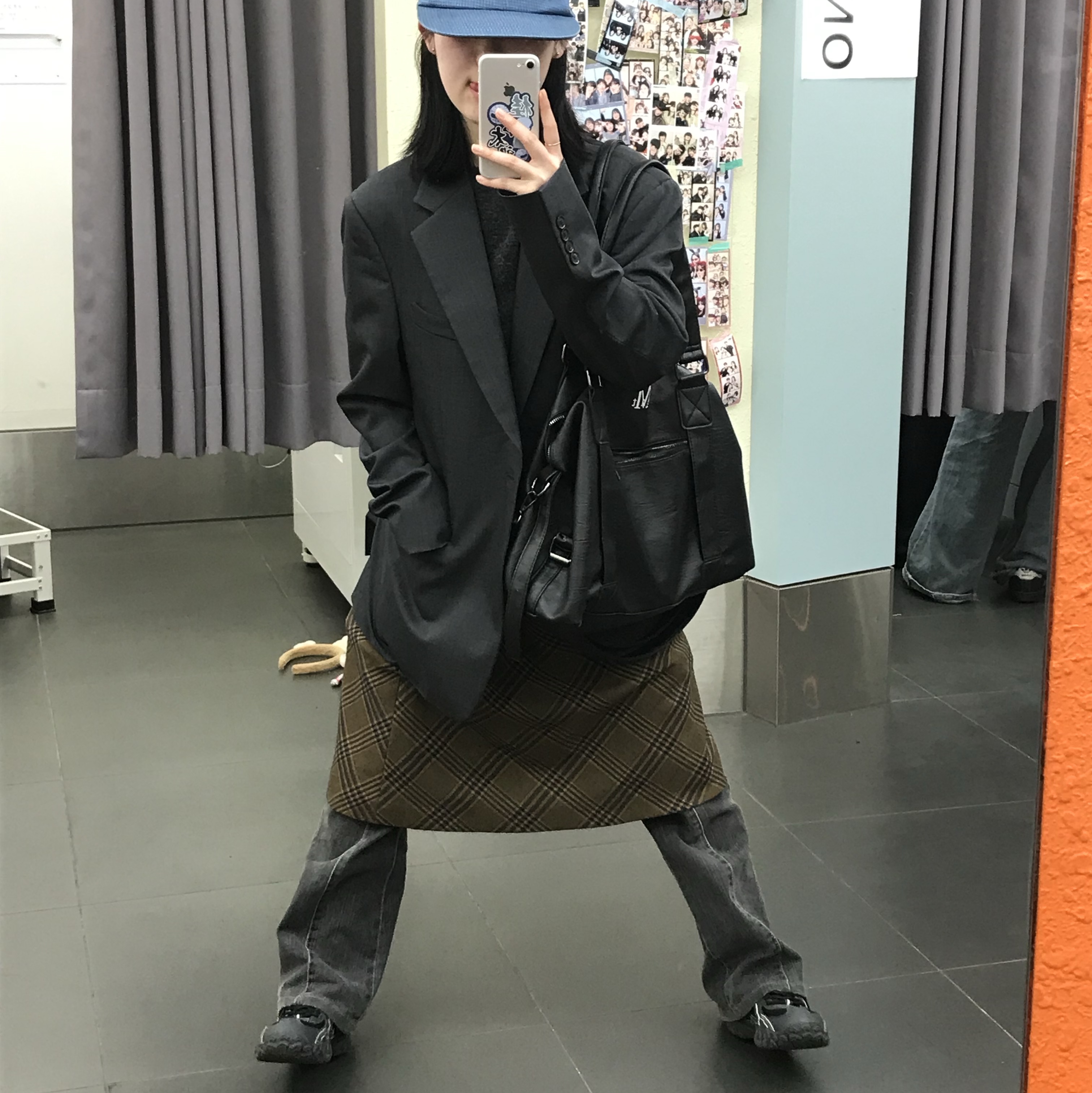 Fila Echappe MS Black, MUCENT Prime Wrinkle Leather Tote Bag Black 착용 스타일 - 2