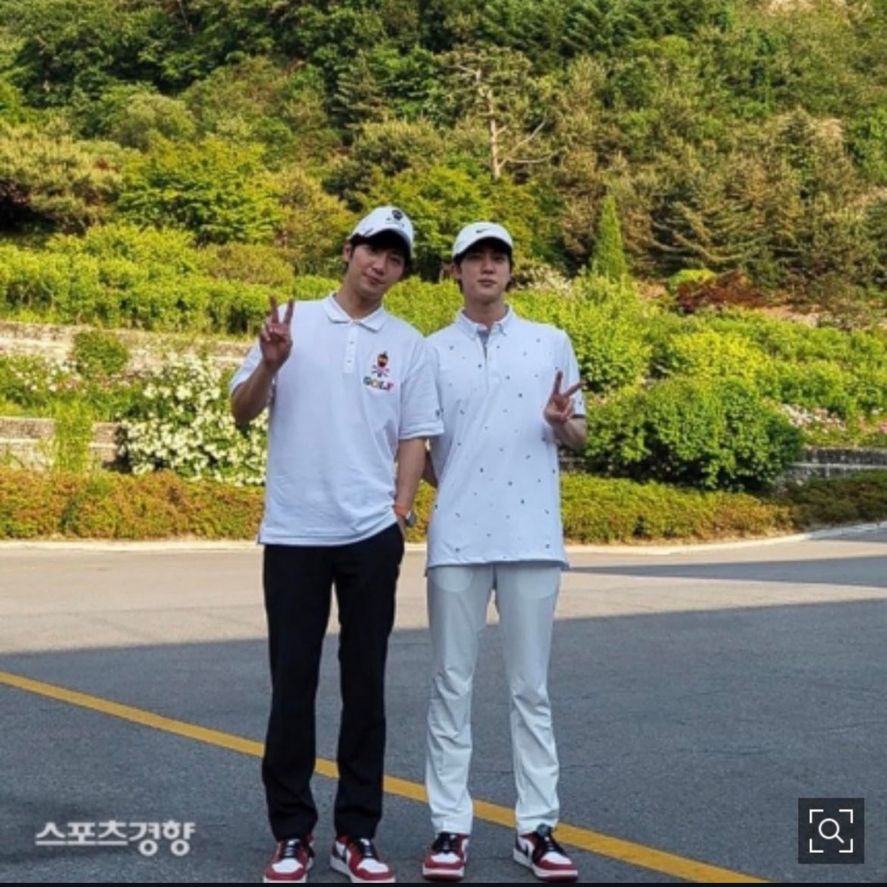 Jordan 1 Low Golf Chicago 착용 스타일 - 1