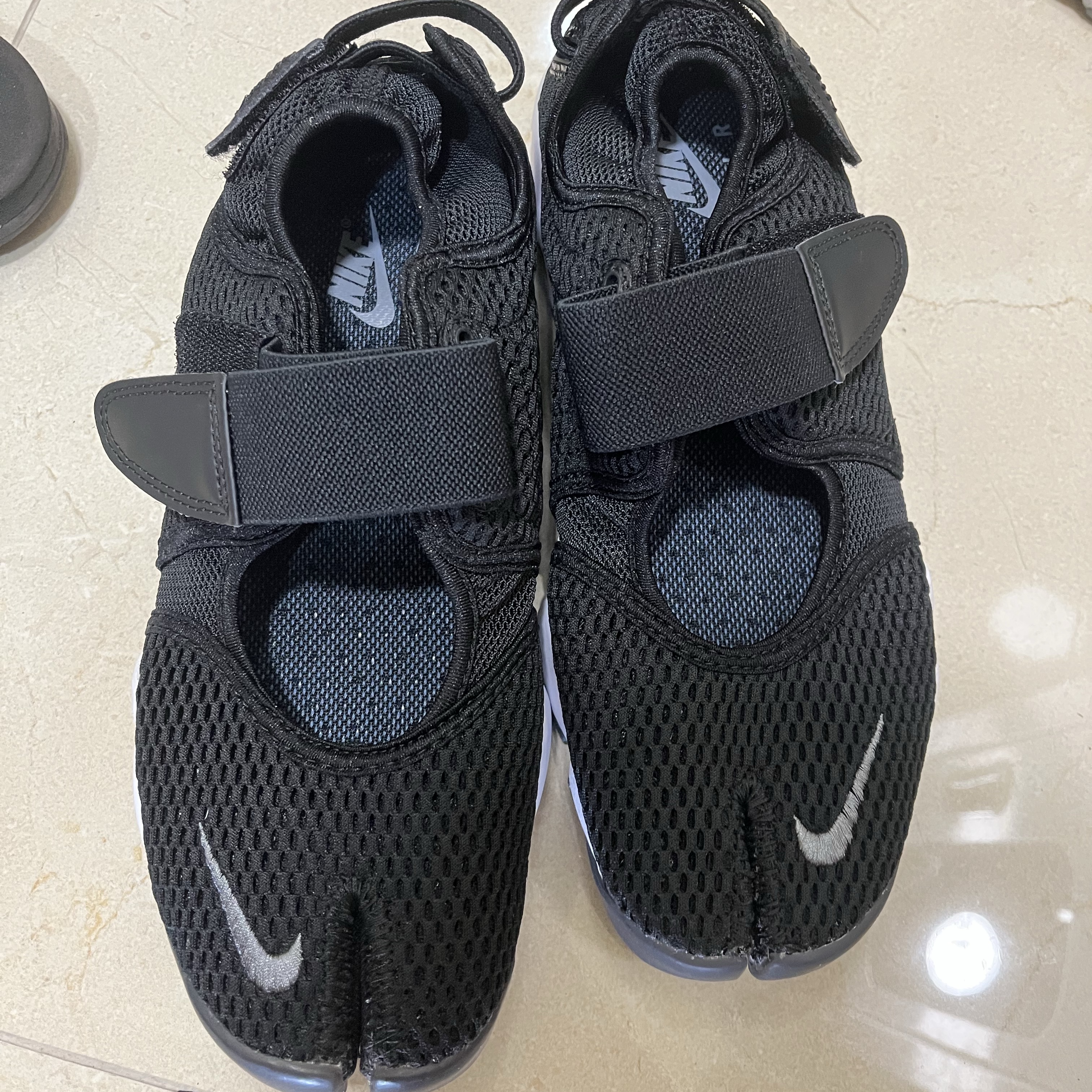 (W) Nike Air Rift Breathe Black 착용 스타일