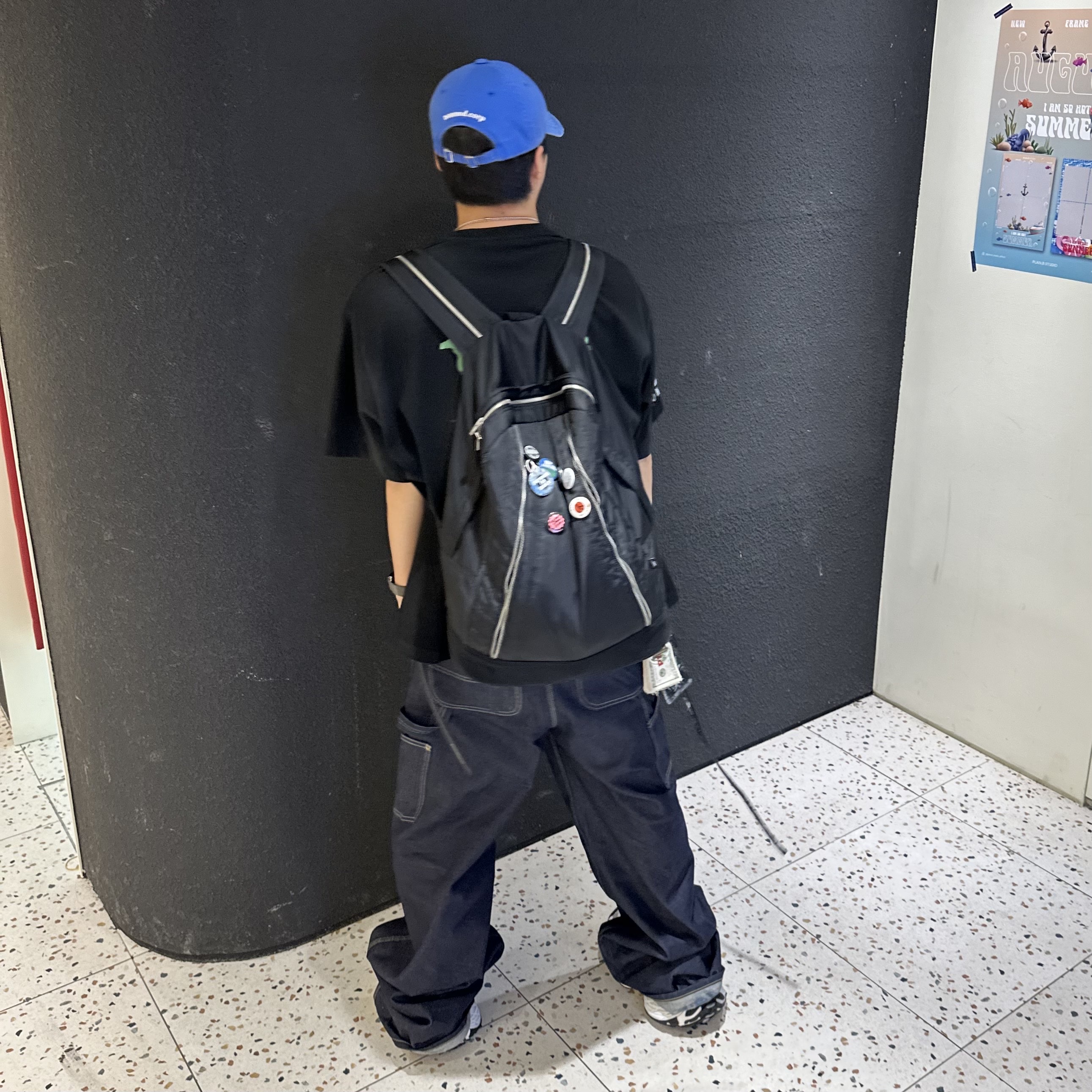 Balenciaga 10XL Sneakers White Grey Silver Black, Nonnod Soft Drink T-Shirt Washed Black 착용 스타일 - 3