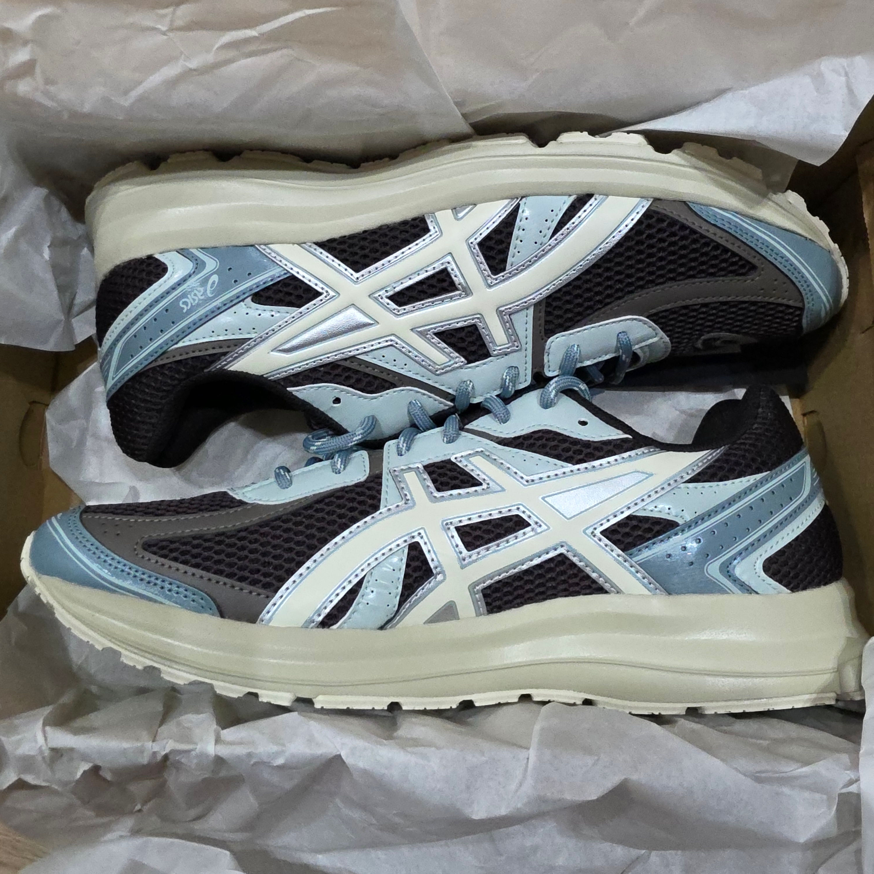 Asics x Kith Jog 100 S Espresso Vanilla Ice 착용 스타일