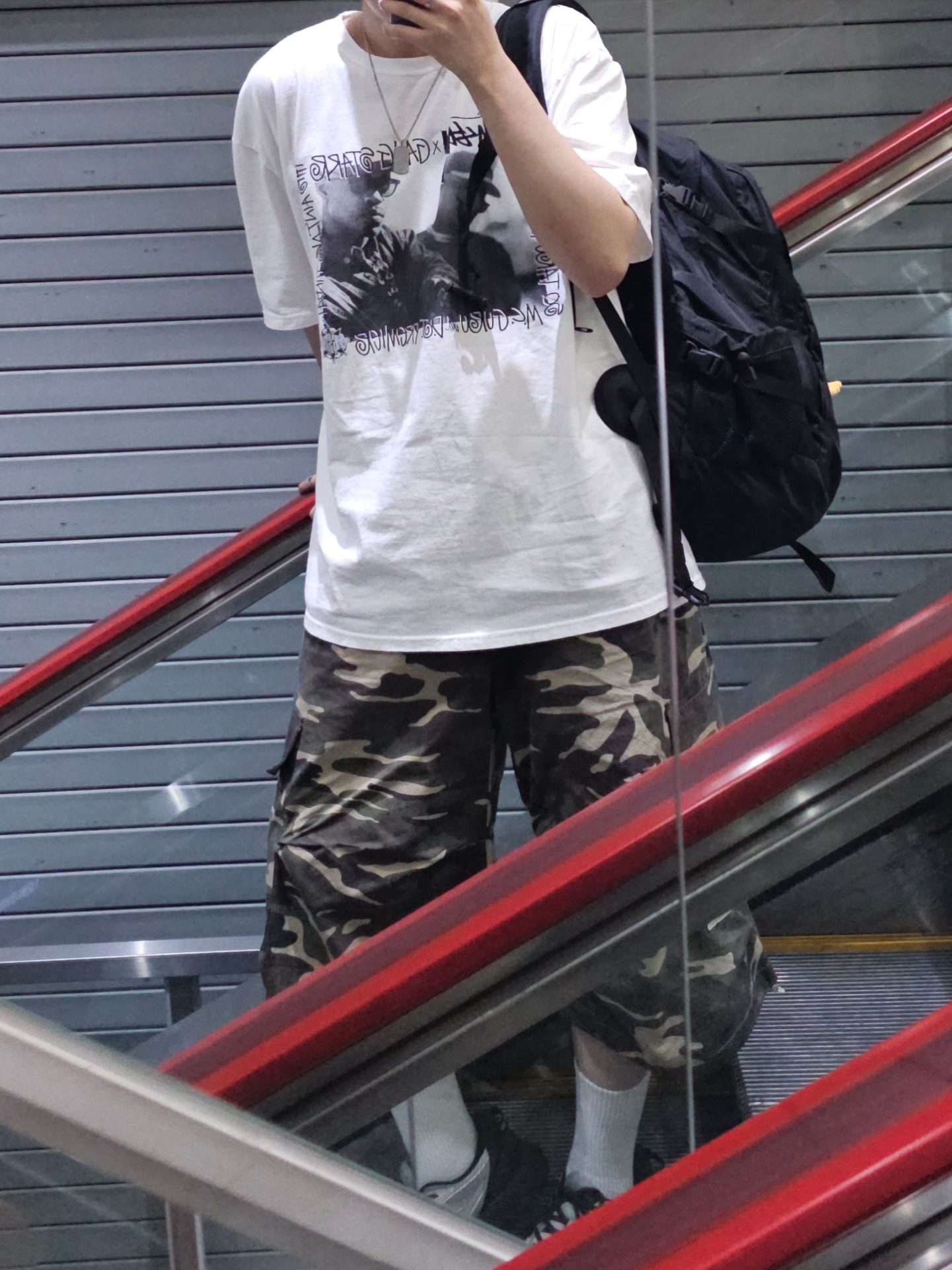 Stussy x Gang Starr Take It Personal T-Shirt White, Asics x C.P. Company Gel-Quantum 360 VIII Cement Grey 착용 스타일