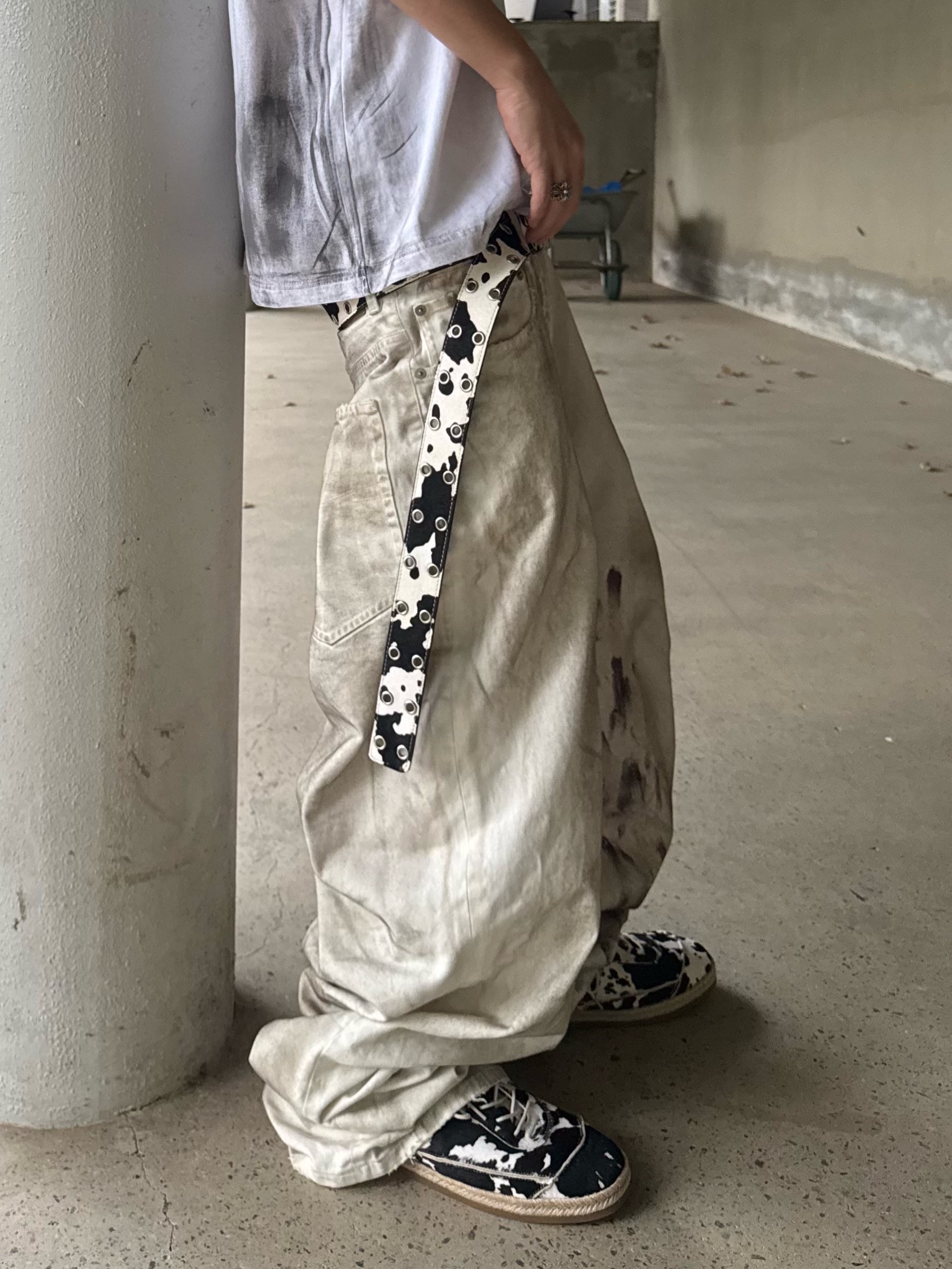 GRAILZ x KOIN SEOUL Rekindle T-Shirts White, Kamien x MJD Double Hole Belt Oreo Calf Hair 착용 스타일 - 4