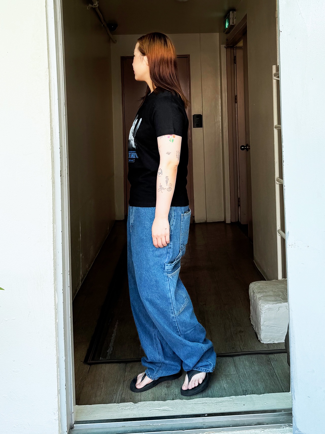 QT8 GARMENTS Tutoring W Tee Black, QT8 Garments TL Denim Carpenter Pant Deep Blue 착용 스타일 - 2