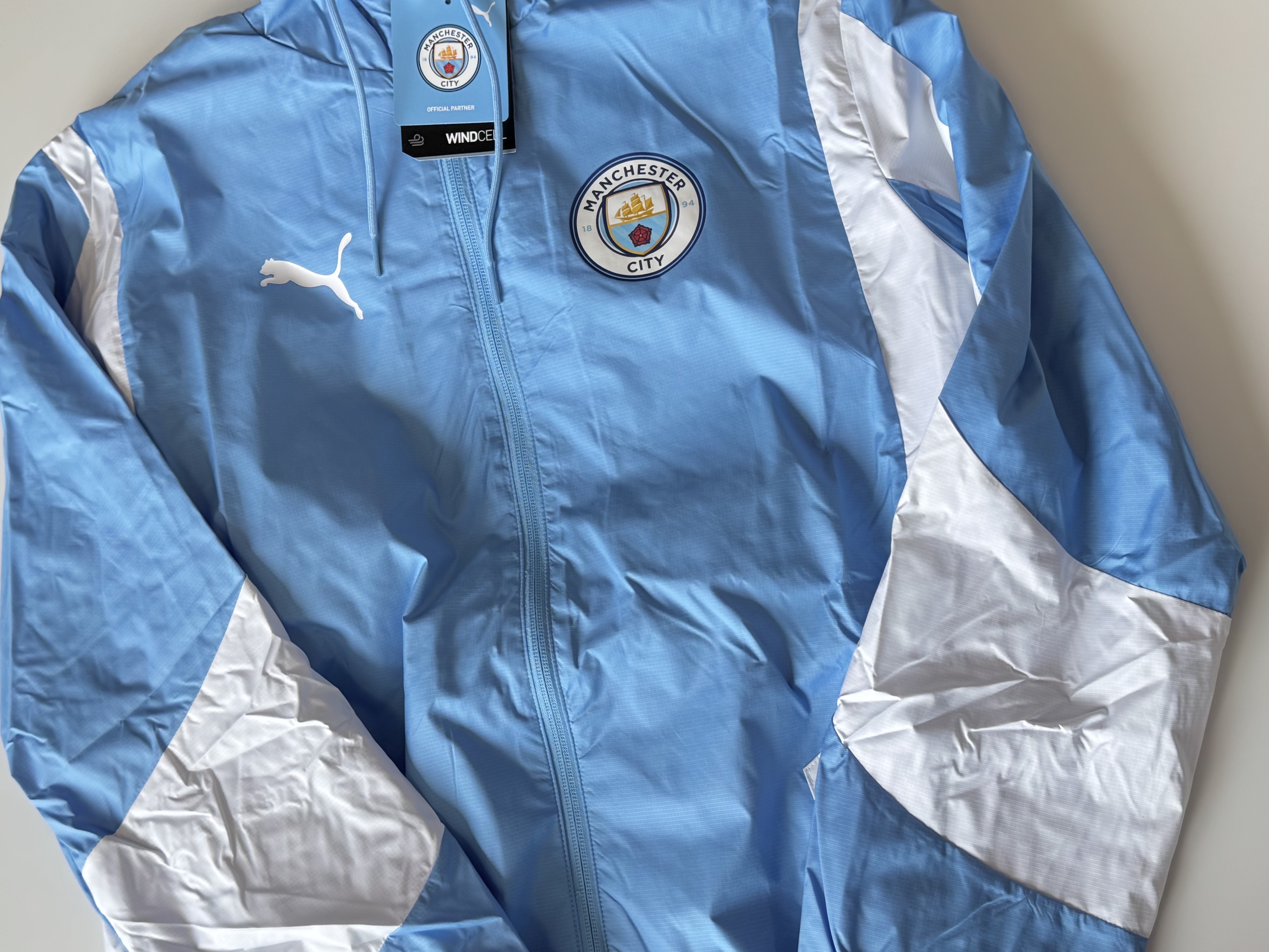 Puma Manchester City Prematch Woven Anthem Jacket Light Blue White, Puma Manchester City 2024/25 Home Jersey Team Light Blue (Non Marking Ver.) 착용 스타일 - 1