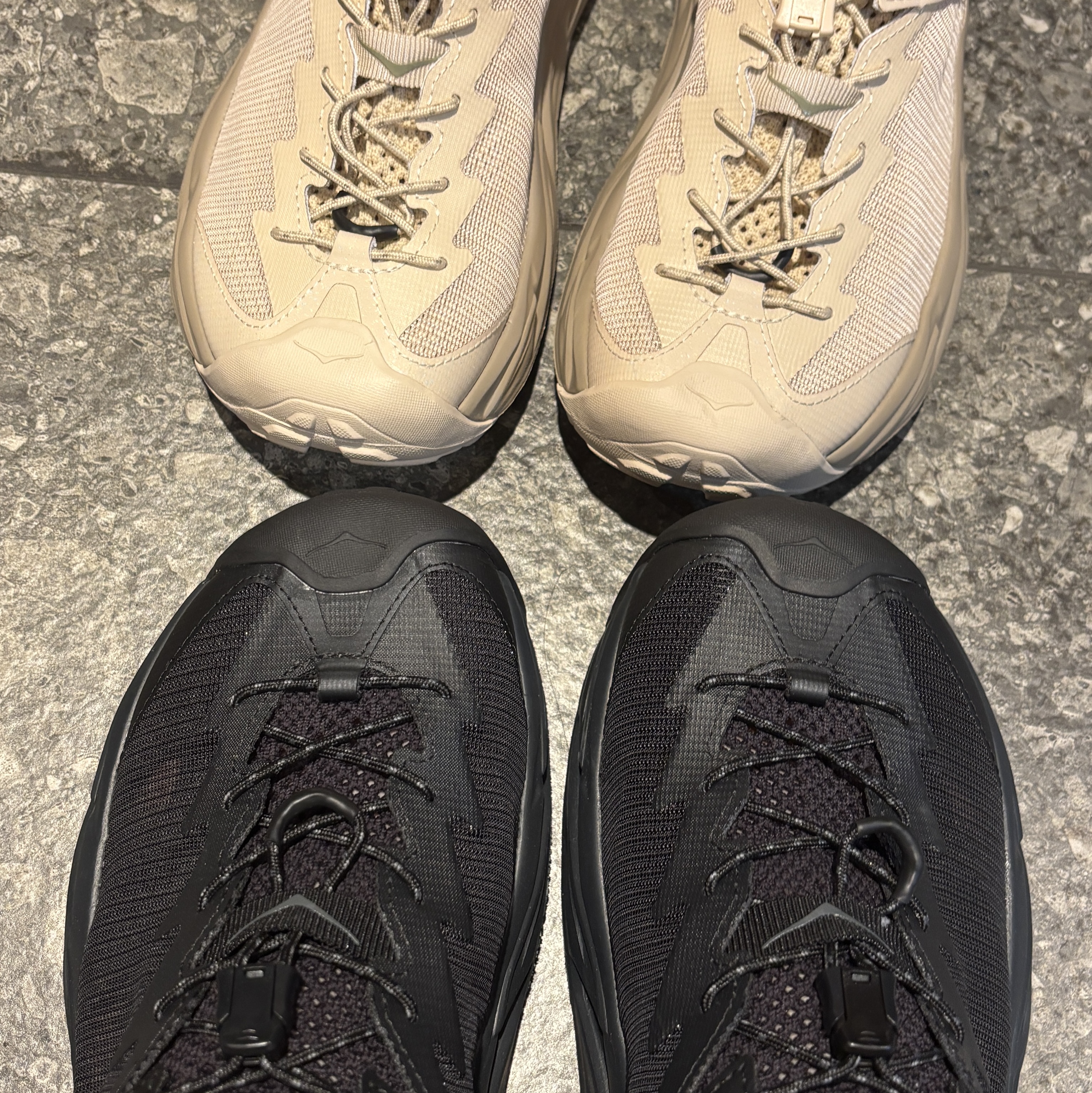 Hoka Hopara 2 Black 착용 스타일