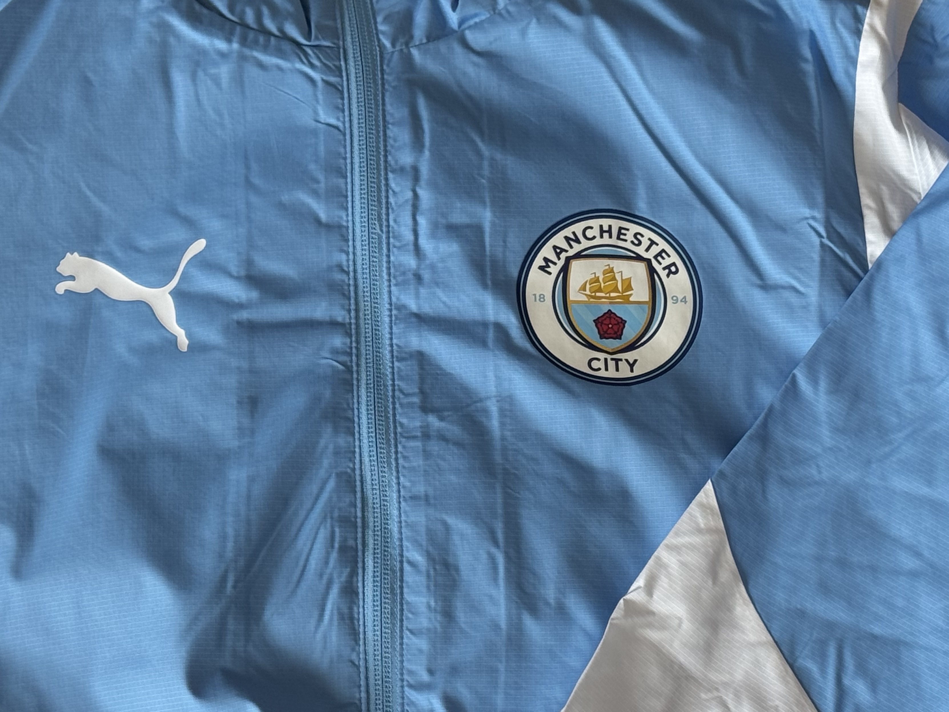 Puma Manchester City Prematch Woven Anthem Jacket Light Blue White, Puma Manchester City 2024/25 Home Jersey Team Light Blue (Non Marking Ver.) 착용 스타일 - 2