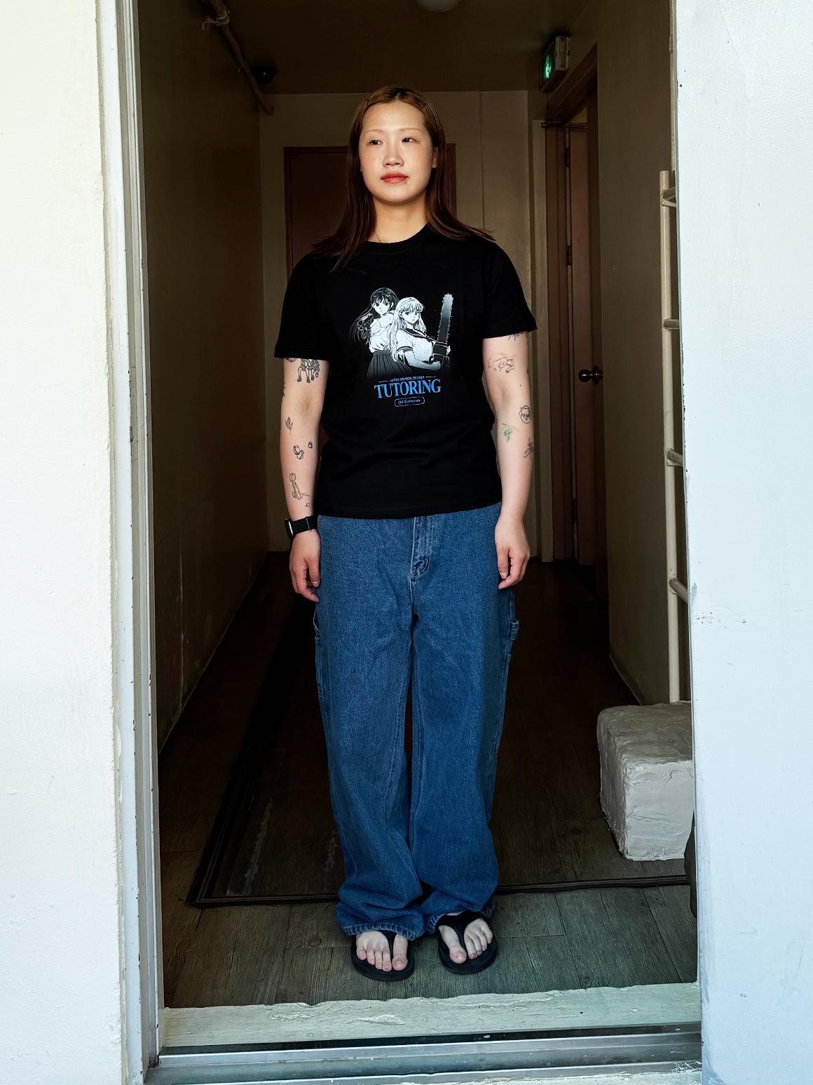QT8 GARMENTS Tutoring W Tee Black, QT8 Garments TL Denim Carpenter Pant Deep Blue 착용 스타일 - 1
