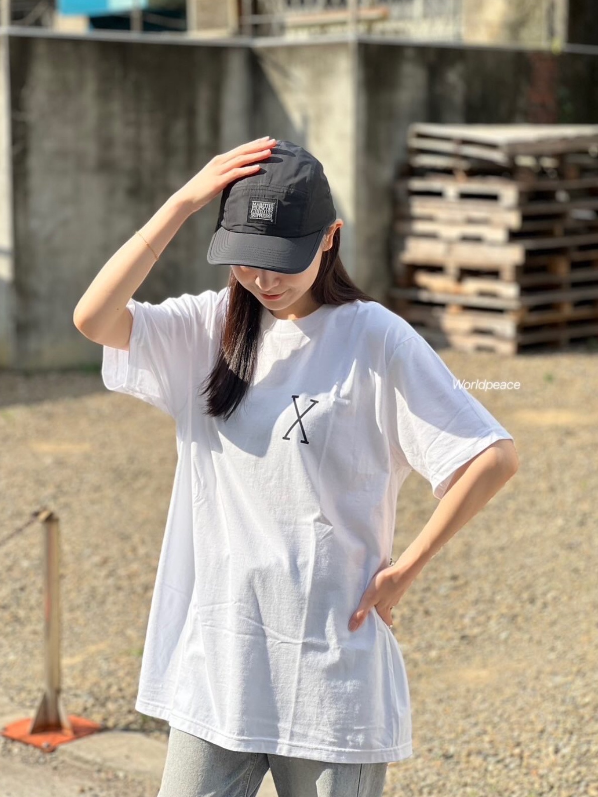 Supreme x 40 Acres Malcolm X T-Shirt Black - 25SS, Supreme x 40 Acres Malcolm X T-Shirt White - 25SS 착용 스타일 - 8