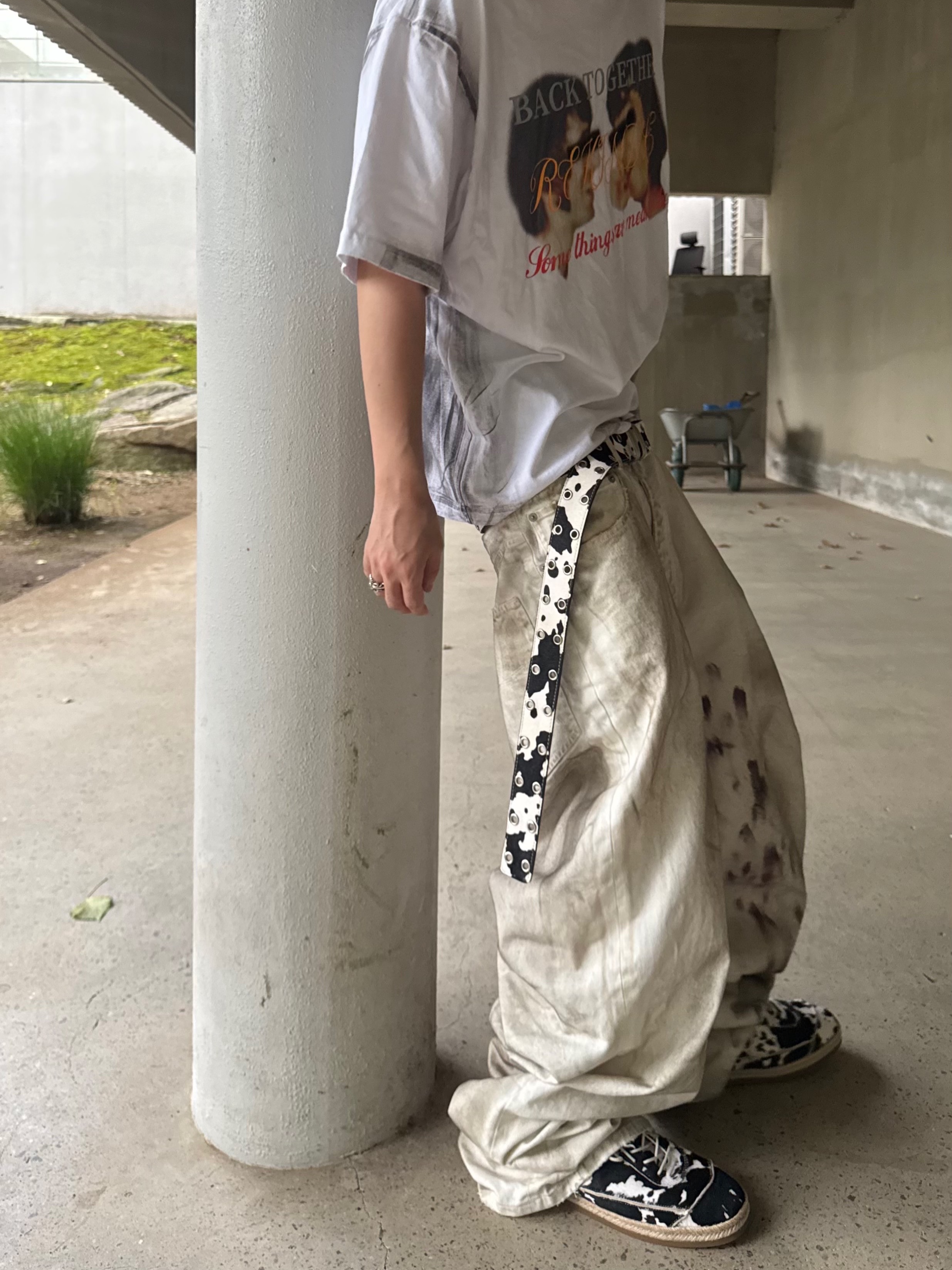 GRAILZ x KOIN SEOUL Rekindle T-Shirts White, Kamien x MJD Double Hole Belt Oreo Calf Hair 착용 스타일 - 2