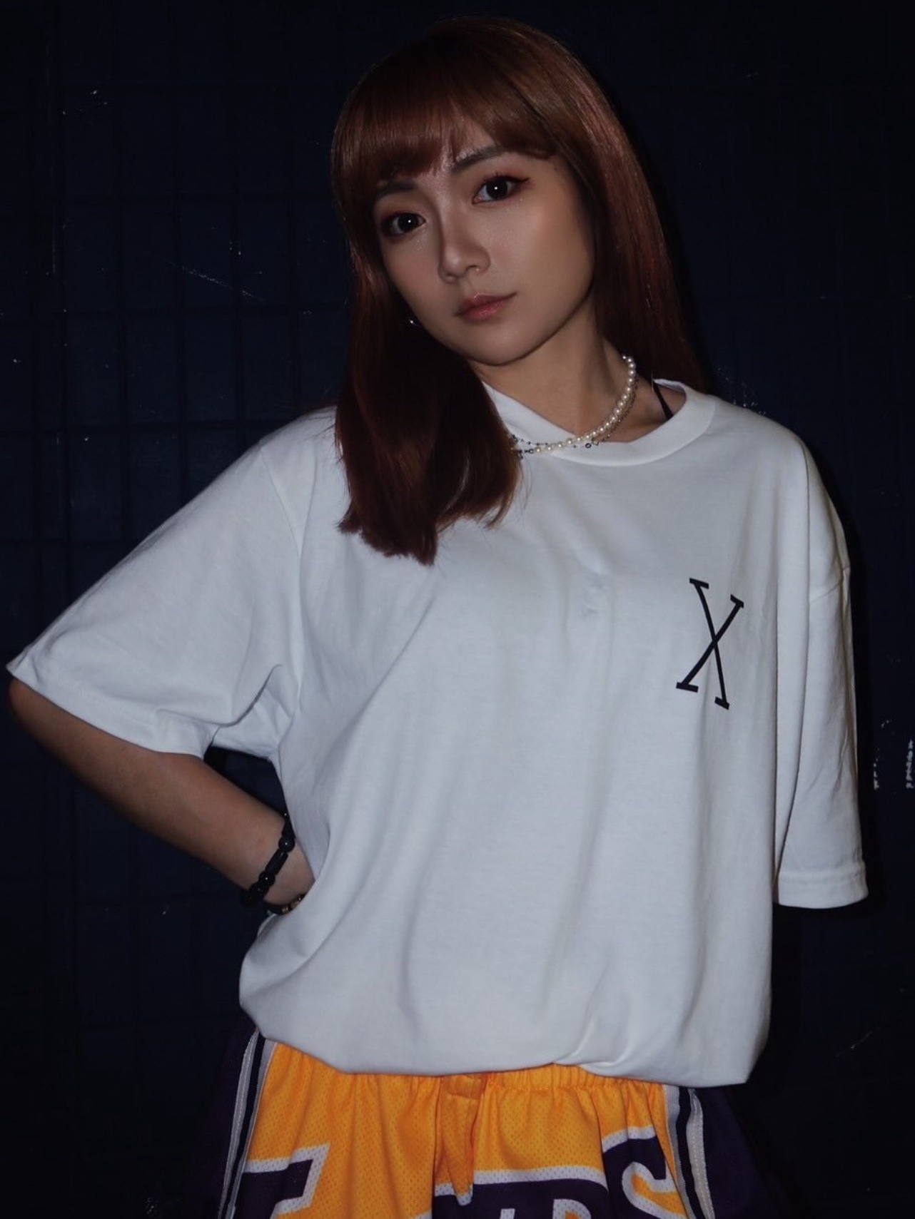 Supreme x 40 Acres Malcolm X T-Shirt Black - 25SS, Supreme x 40 Acres Malcolm X T-Shirt White - 25SS 착용 스타일 - 5