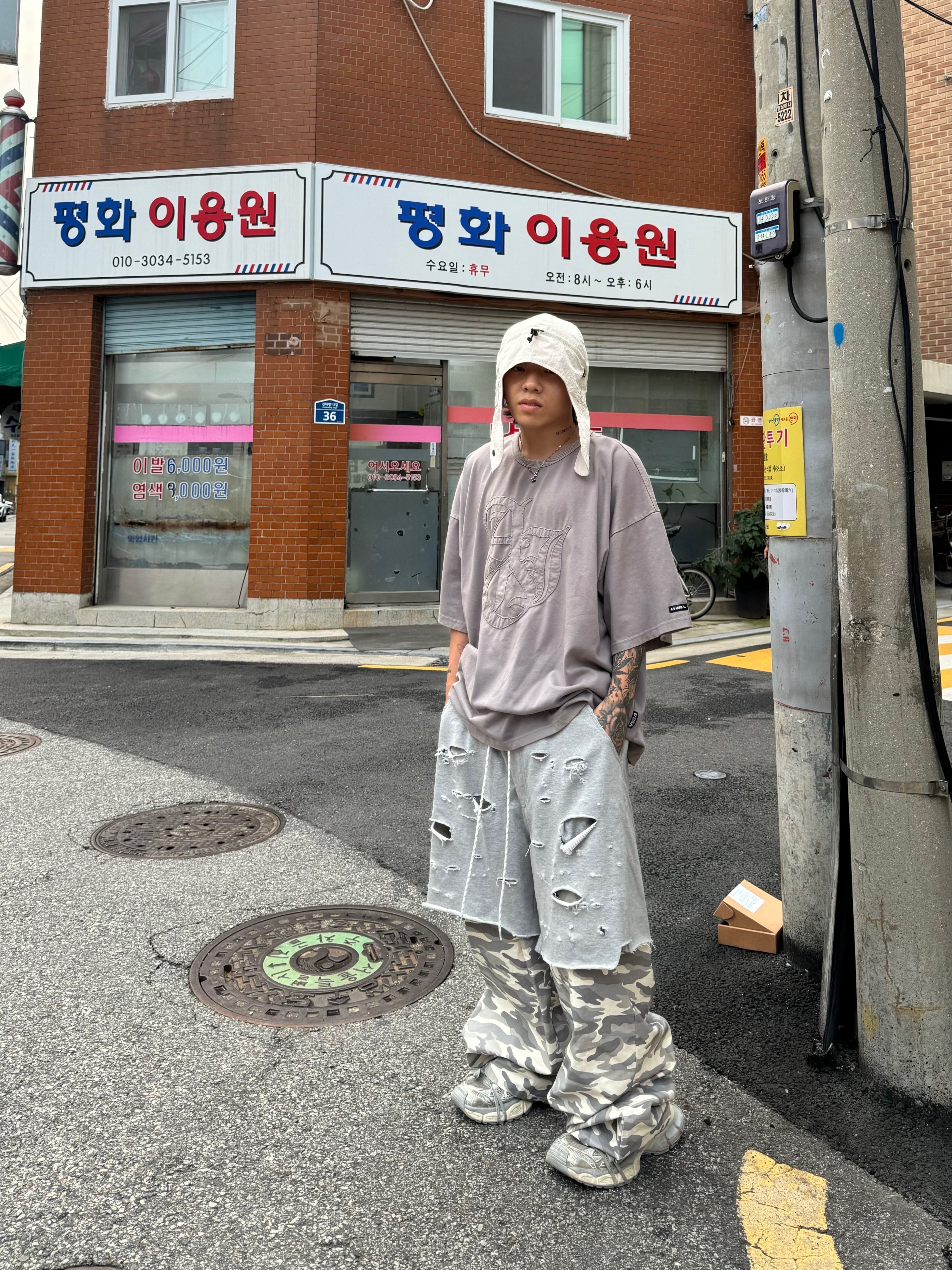 Balenciaga 3XL Sneakers Light Beige 착용 스타일 - 3