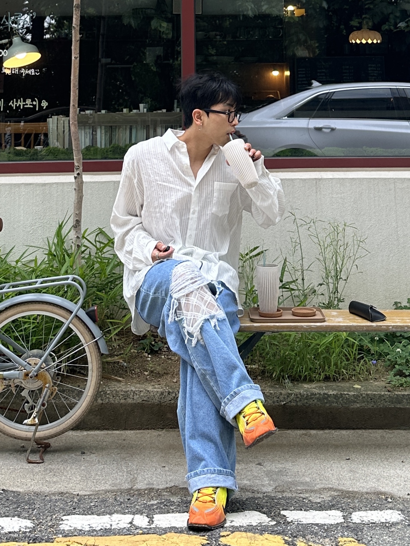 Nike x Martine Rose Shox MR4 Safety Orange 착용 스타일