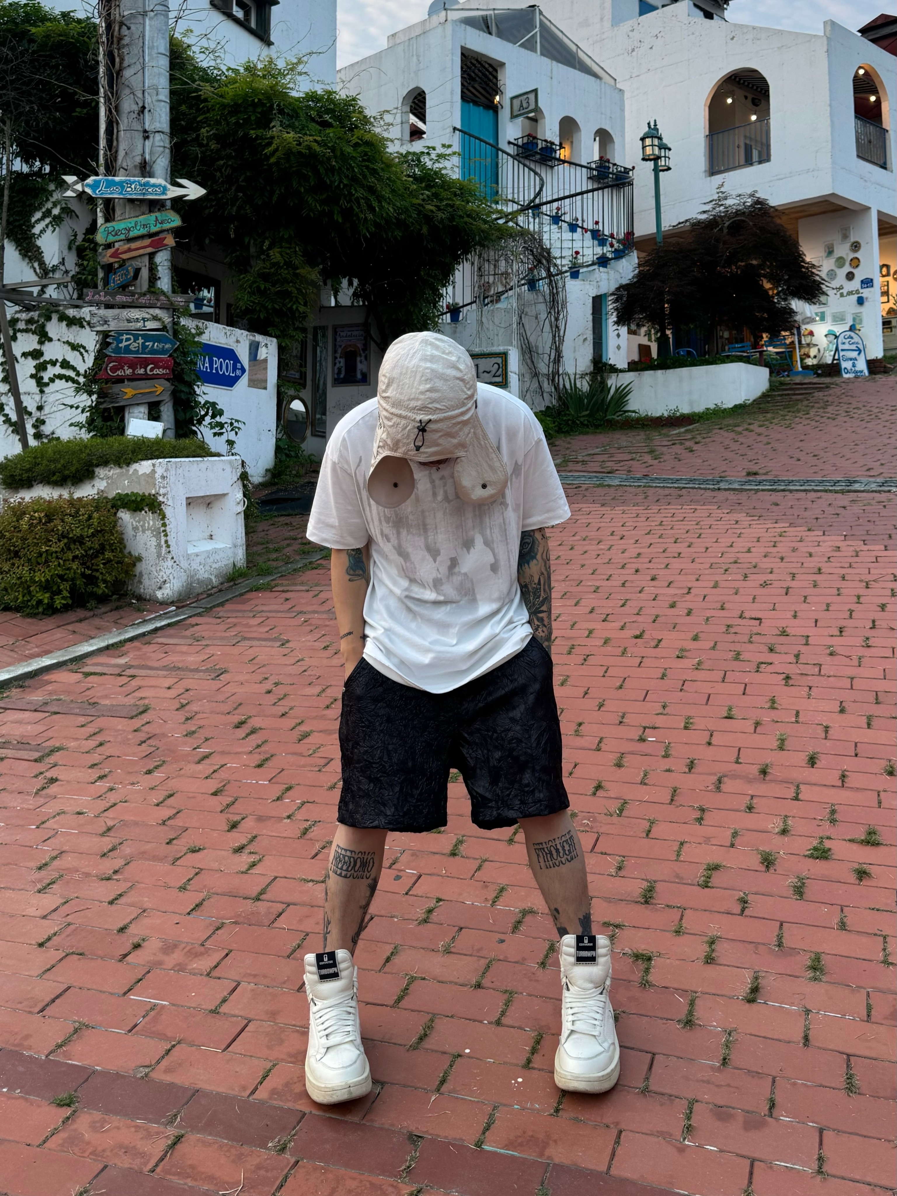 Converse x Drkshdw Turbowpn Egret, Wapworks Crease Baggy Shorts 착용 스타일 - 3