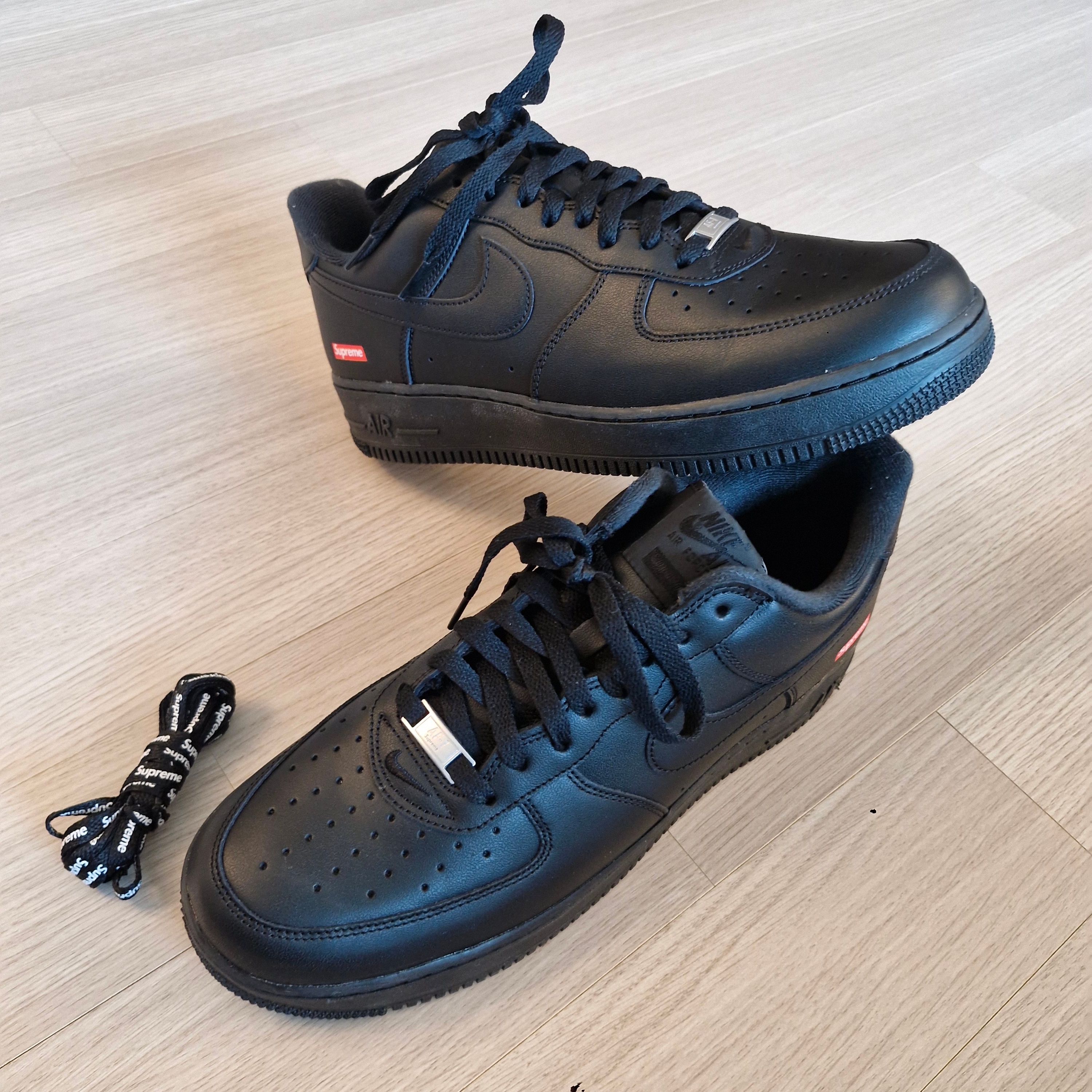 Nike x Supreme Air Force 1 Low Black 착용 스타일 - 1