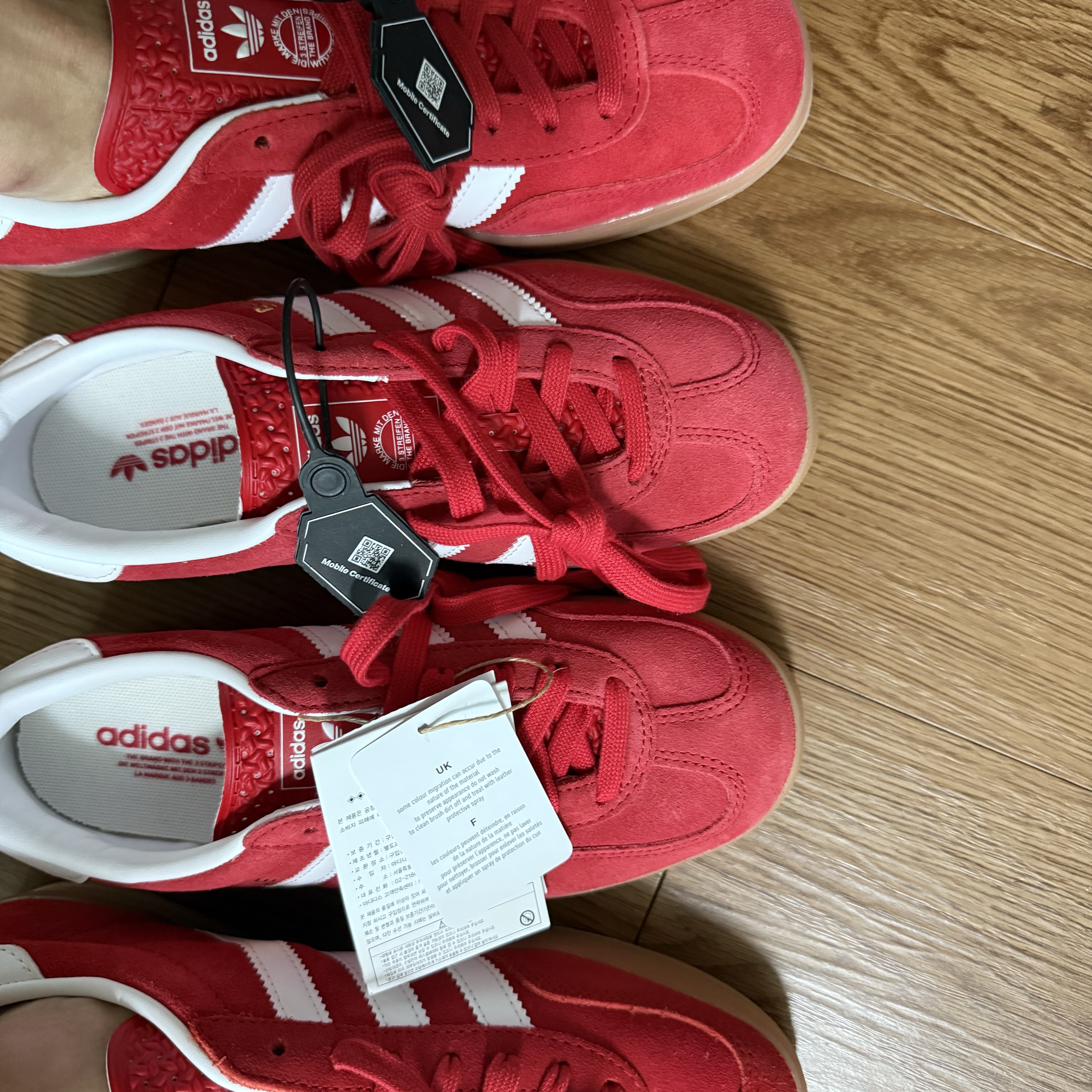 Adidas Gazelle Indoor Better Scarlet Cloud White 착용 스타일 - 2