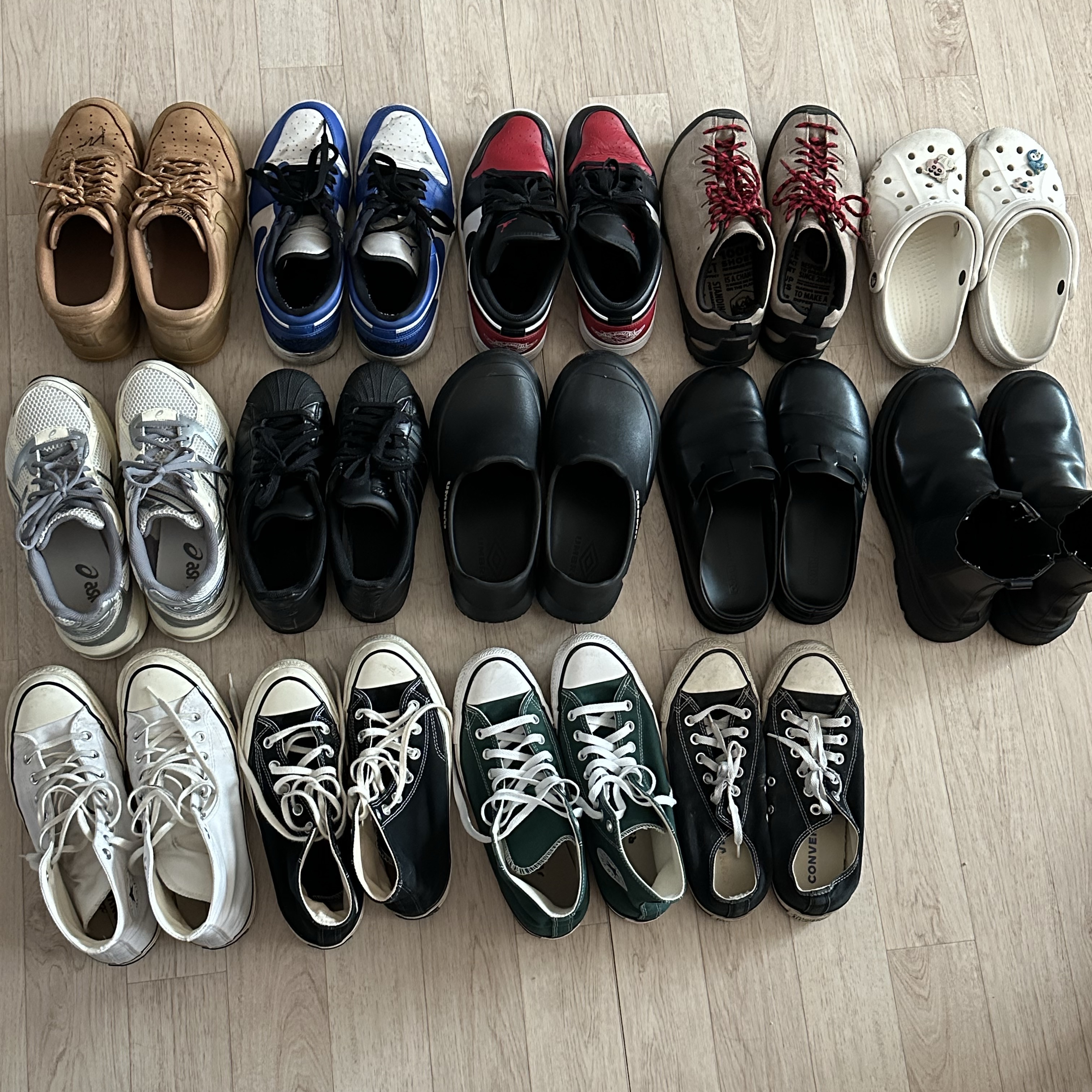 Nike Air Force 1 '07 WB Flax, Converse Chuck 70 Black Pinstripe White 착용 스타일