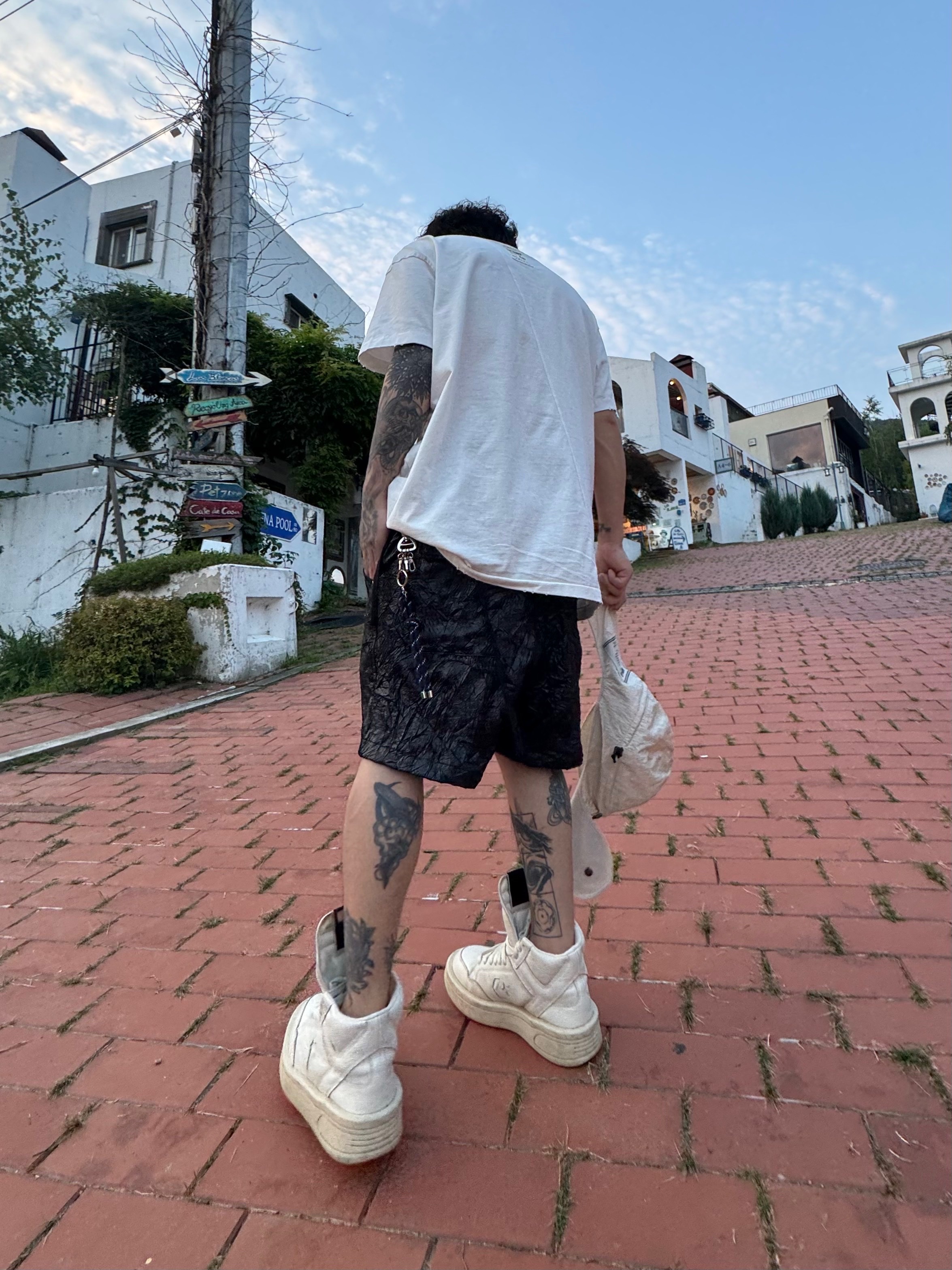 Converse x Drkshdw Turbowpn Egret, Wapworks Crease Baggy Shorts 착용 스타일 - 2