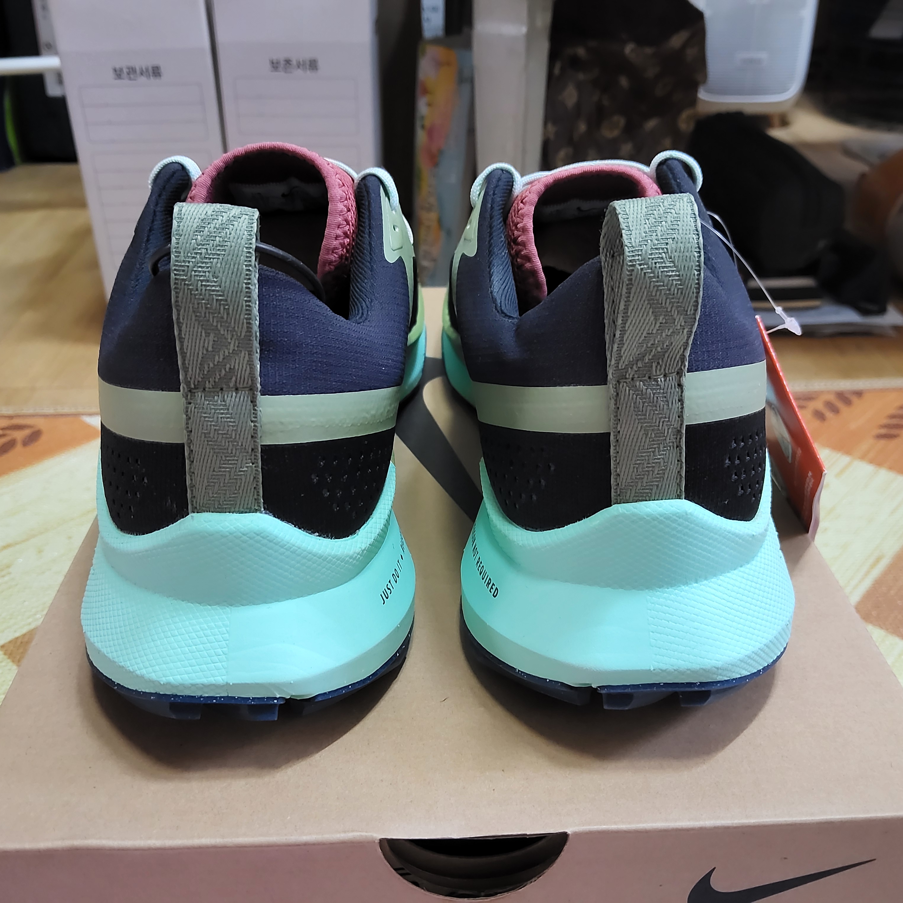 Nike React Pegasus Trail 4 Black Alligator 착용 스타일 - 4