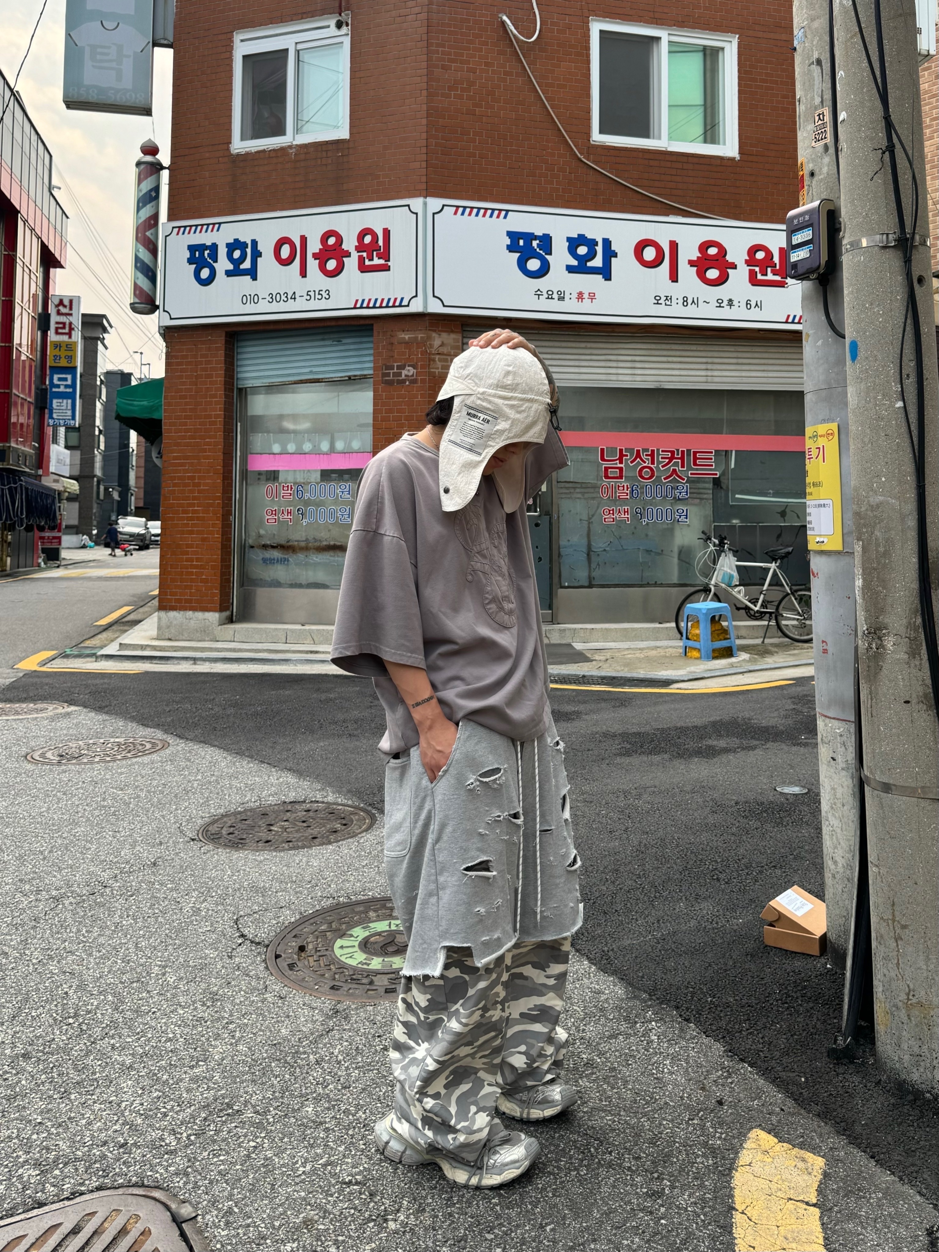 Balenciaga 3XL Sneakers Light Beige 착용 스타일 - 1