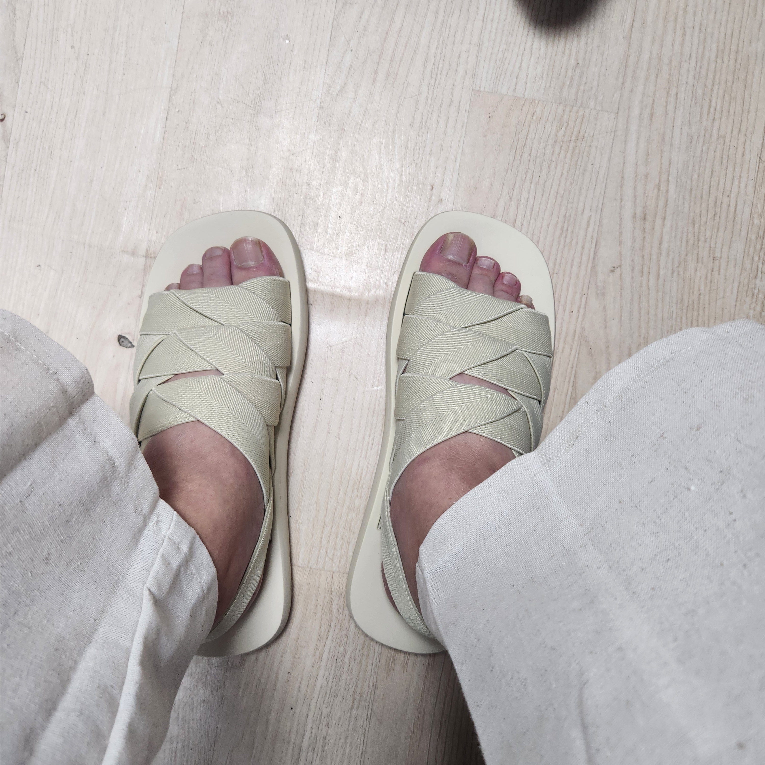 Bottega Veneta Plat Mule Sea Salt 착용 스타일