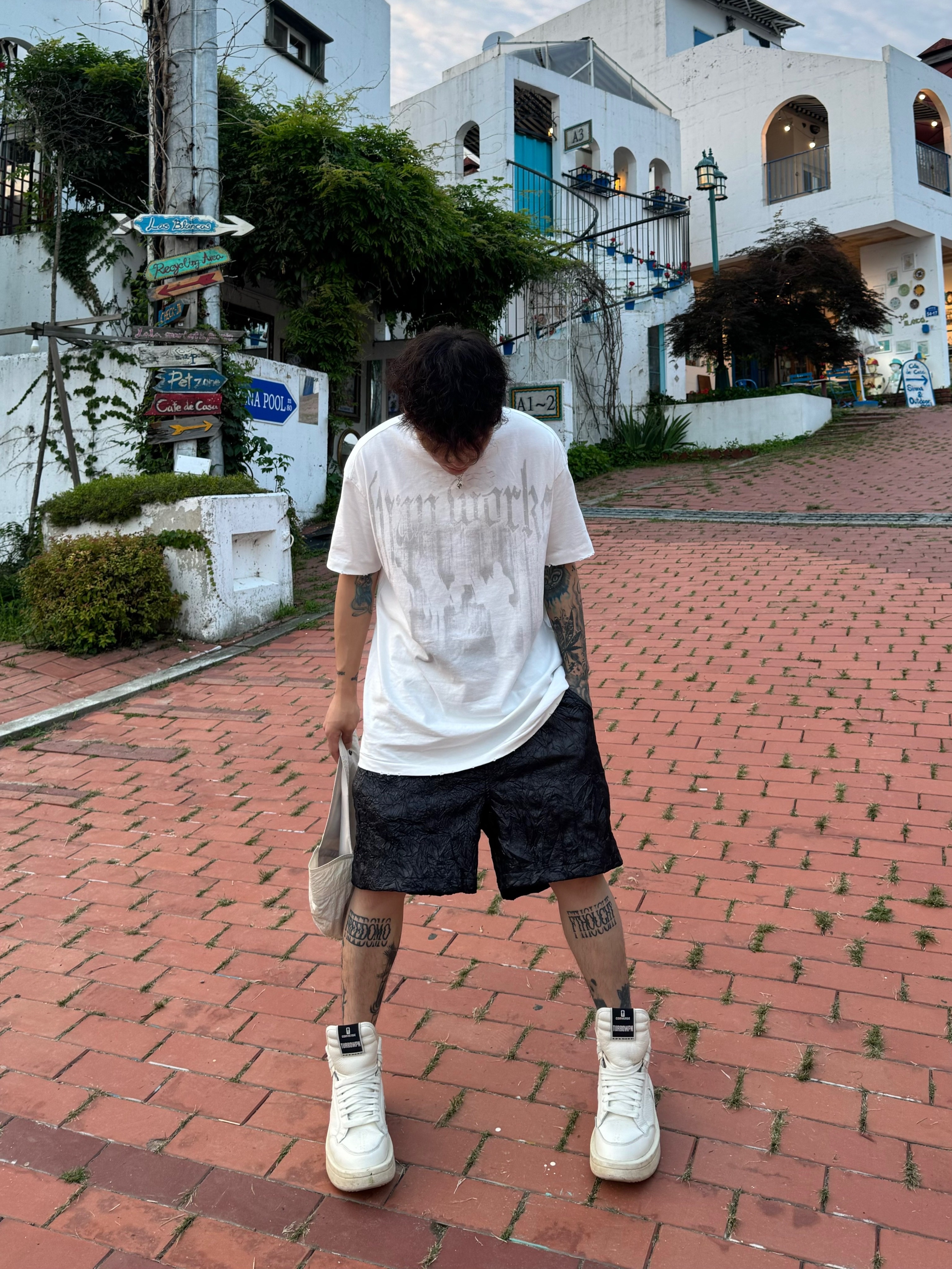 Converse x Drkshdw Turbowpn Egret, Wapworks Crease Baggy Shorts 착용 스타일 - 1