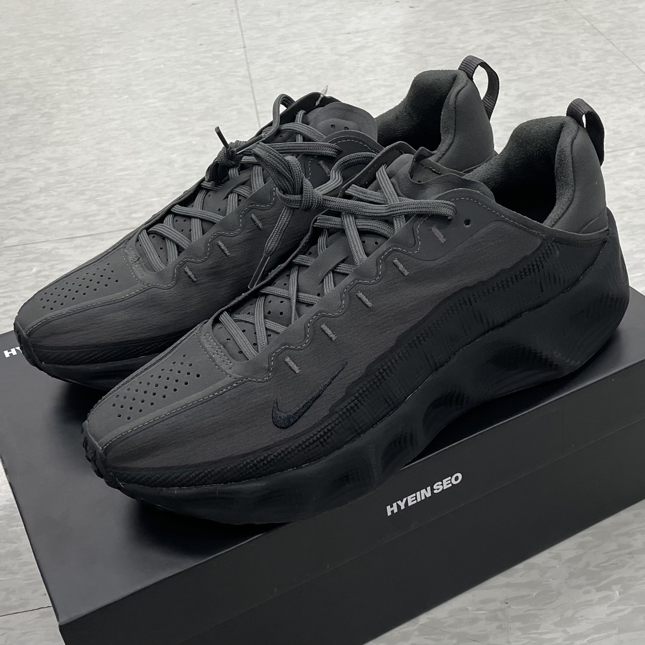 Nike x Hyein Seo Ava Rover Black 착용 스타일