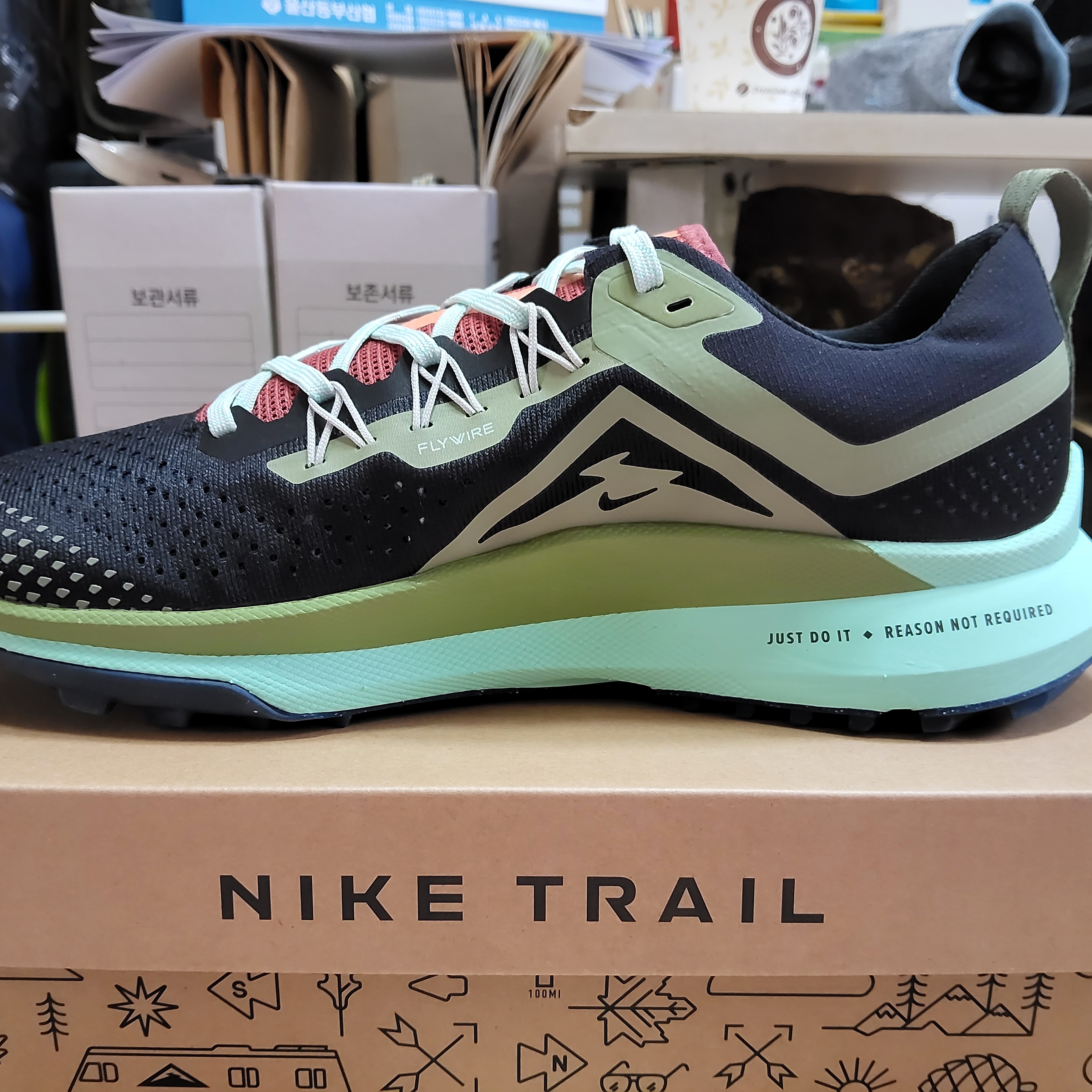 Nike React Pegasus Trail 4 Black Alligator 착용 스타일 - 3