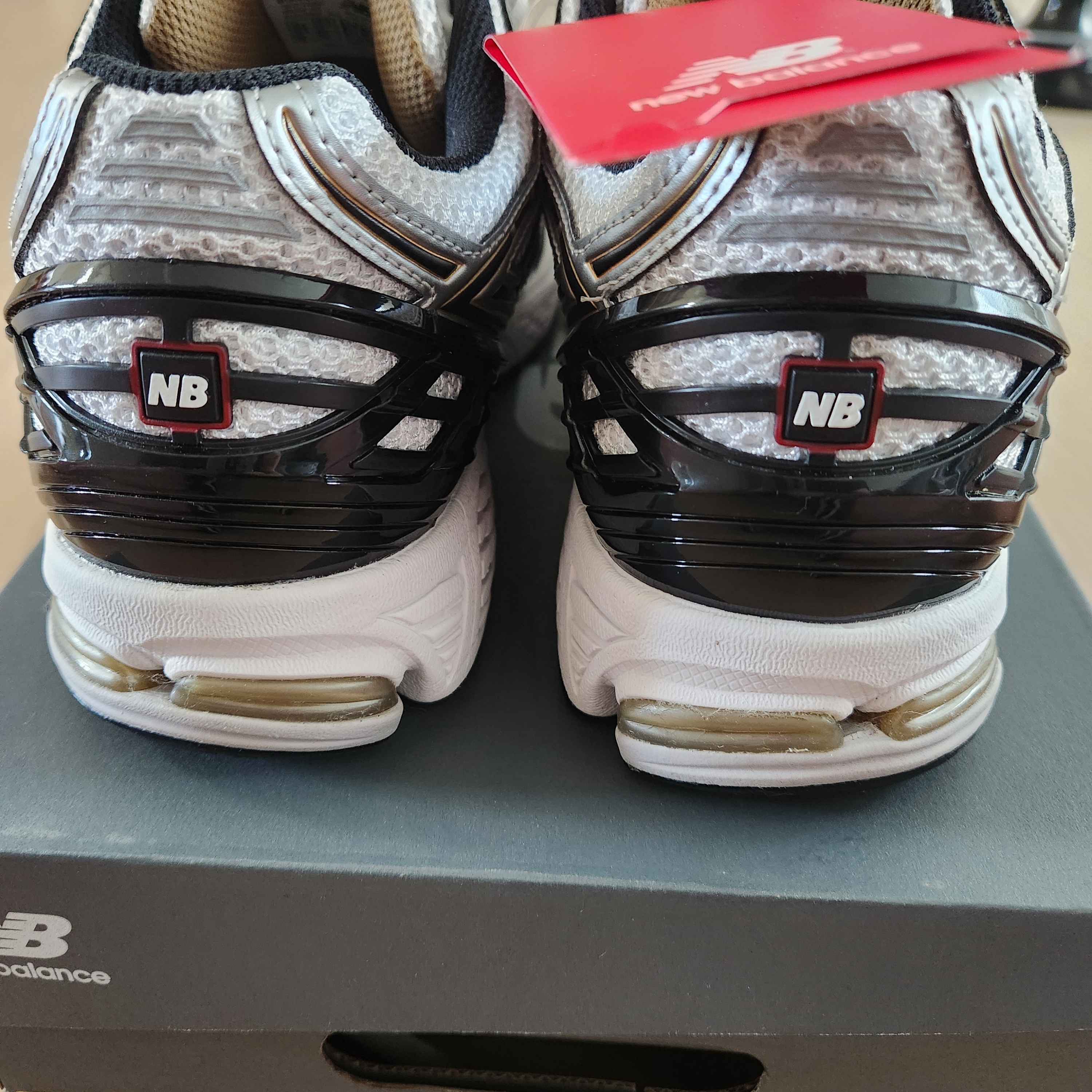 New Balance 1906R White Gold 착용 스타일 - 4