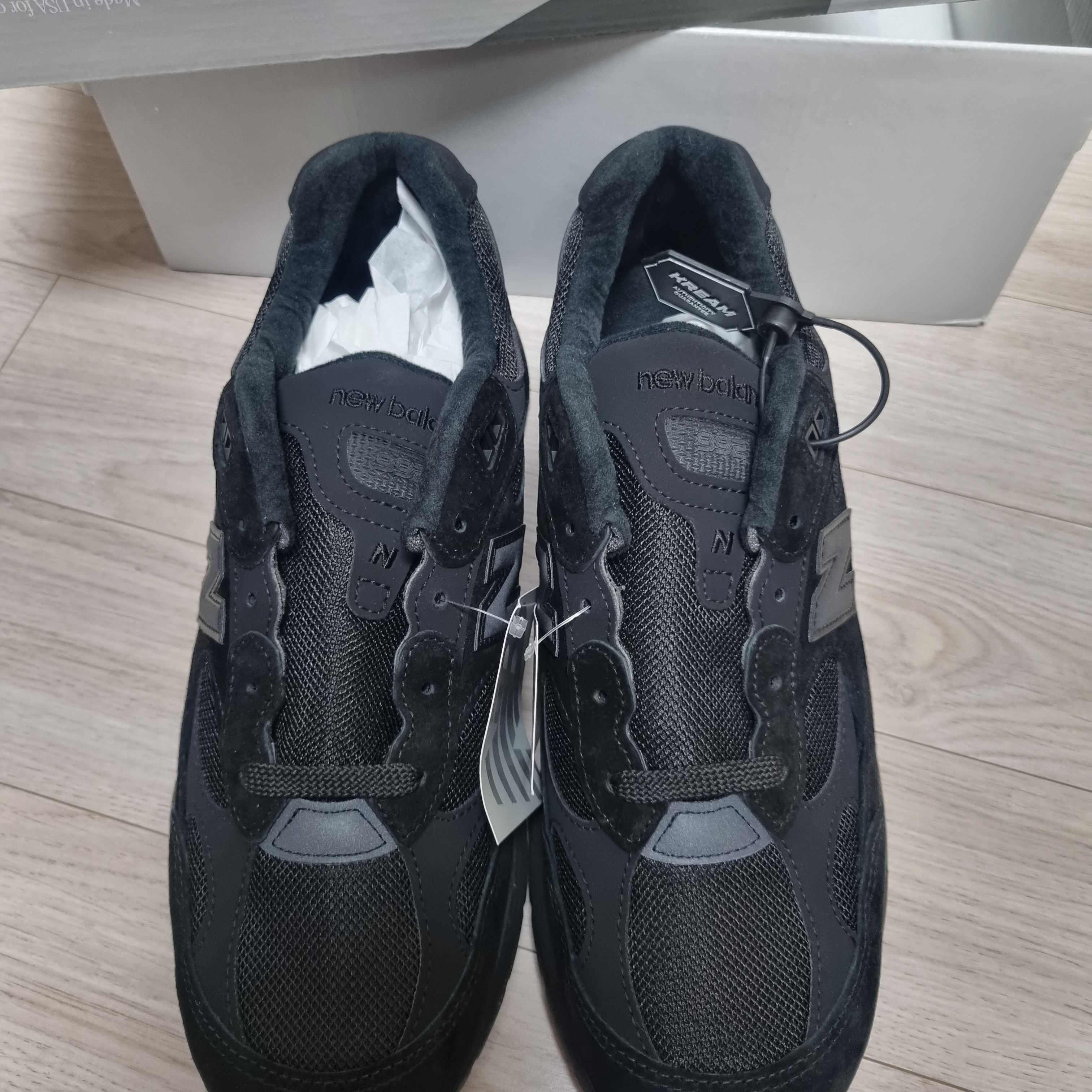 New Balance 992 Made in USA Core Black 착용 스타일 - 1