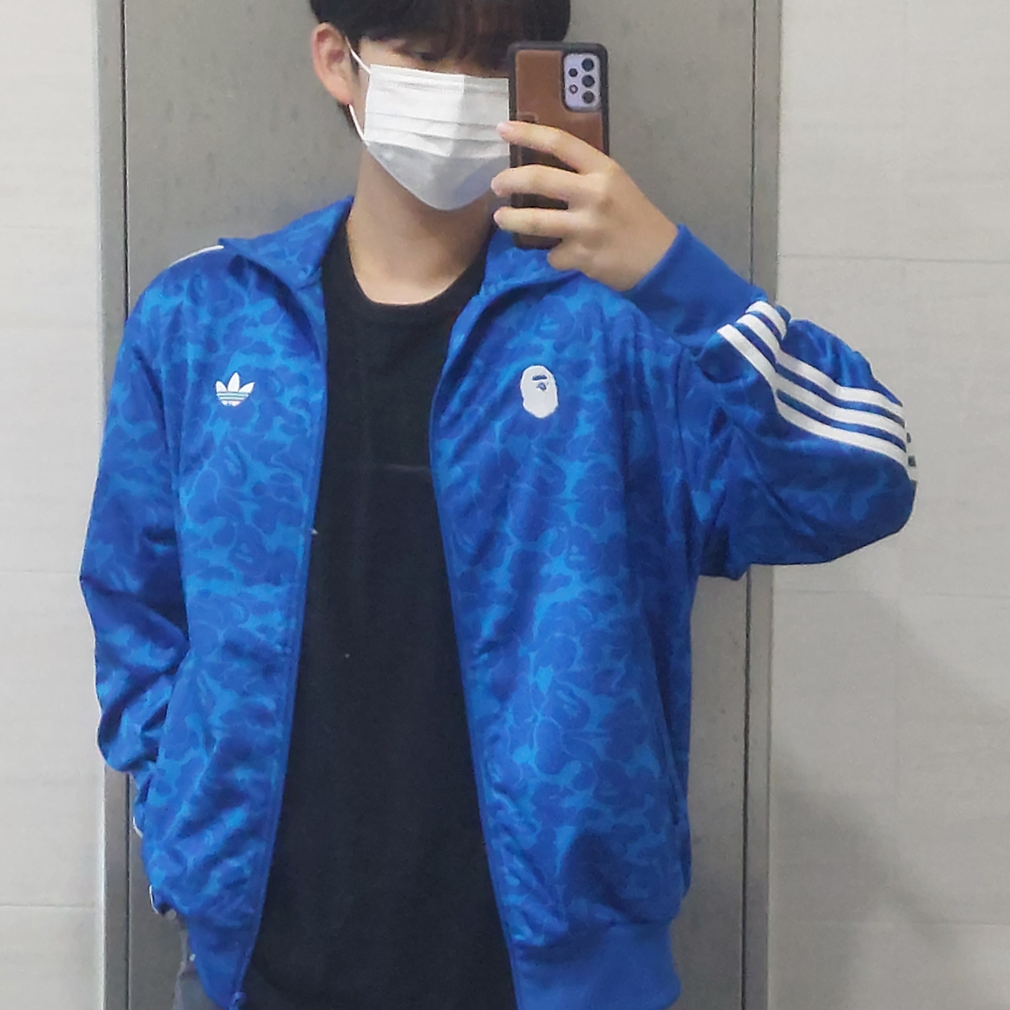 Adidas x BAPE Allover Print Track Top Blue - KR Sizing, Play Comme des Garcons Red Heart T-Shirt Black 착용 스타일