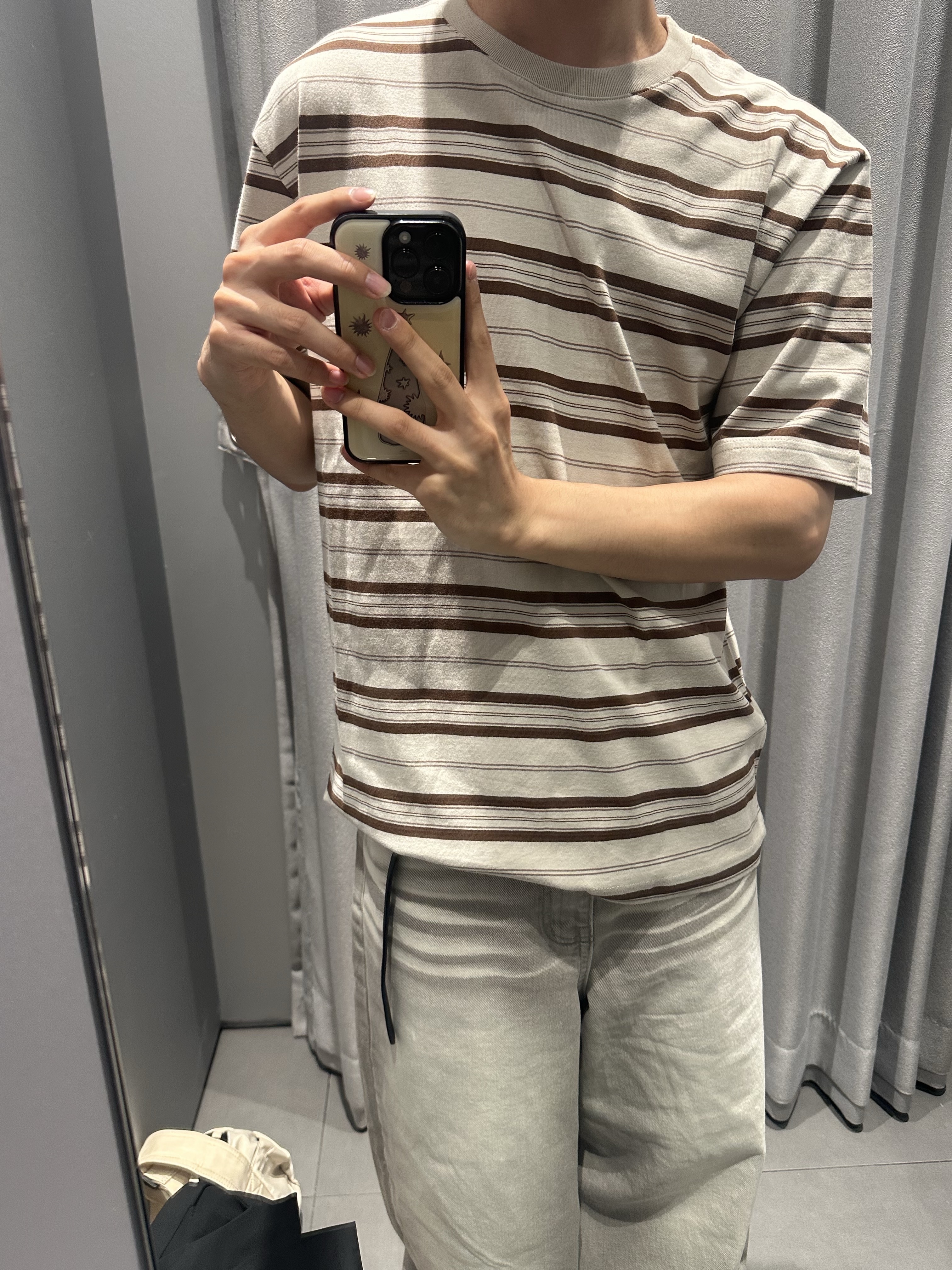 (W) Nike Shox R4 White Metallic Silver 착용 스타일 - 2