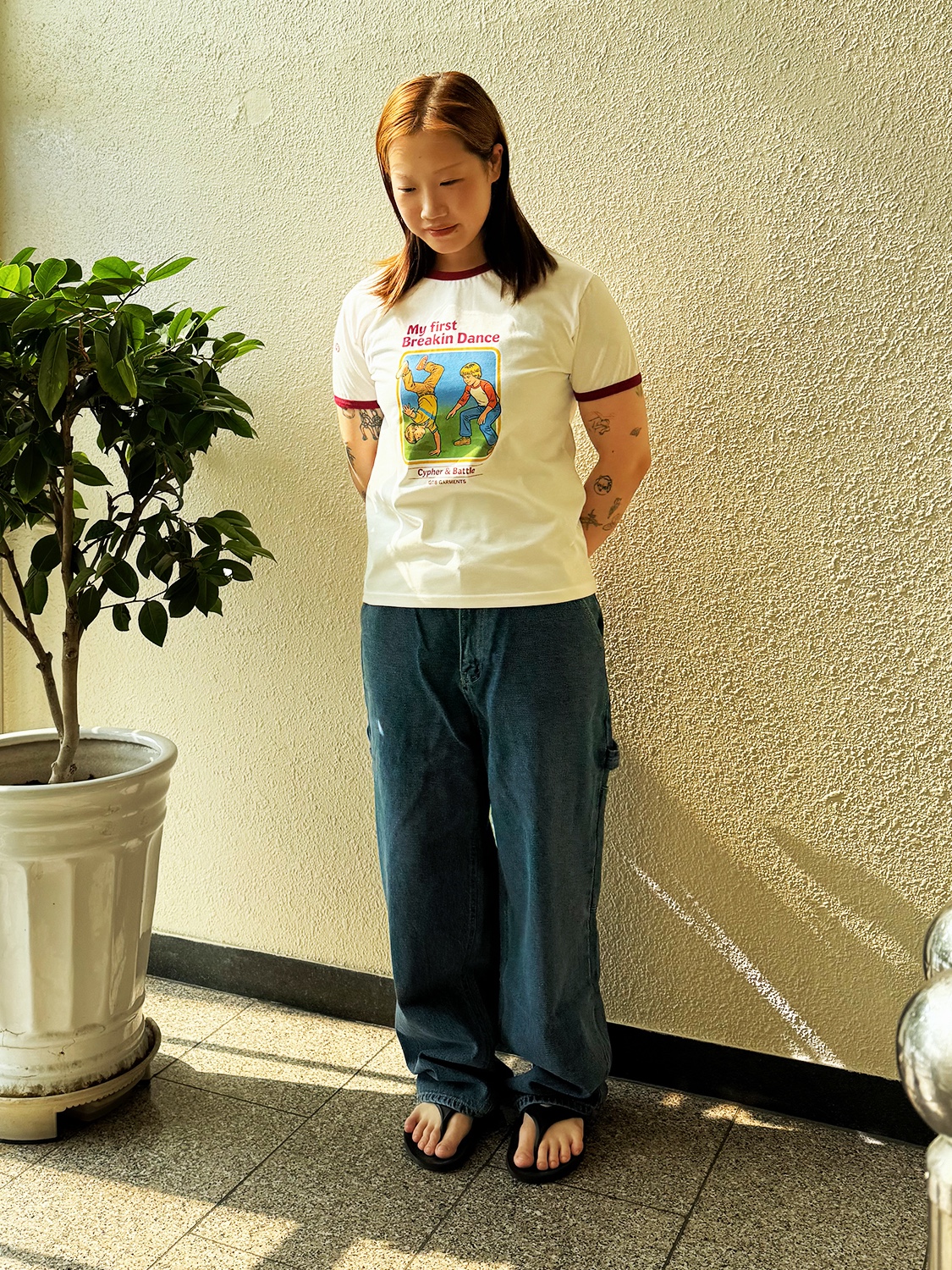 QT8 GARMENTS My First Breakin’Ringer W Tee Burgundy, QT8 Garments TL Denim Carpenter Pant Deep Blue 착용 스타일 - 1