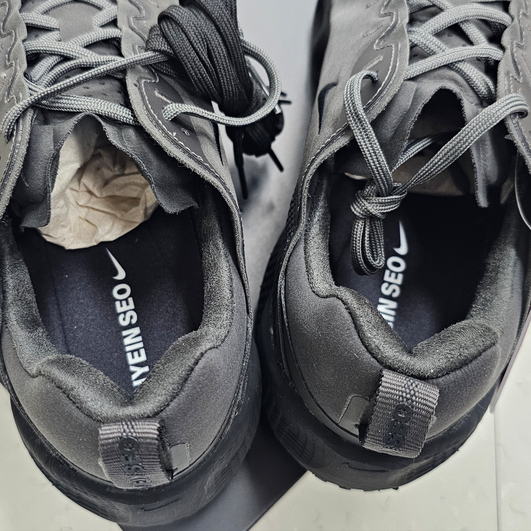 Nike x Hyein Seo Ava Rover Black 착용 스타일 - 2
