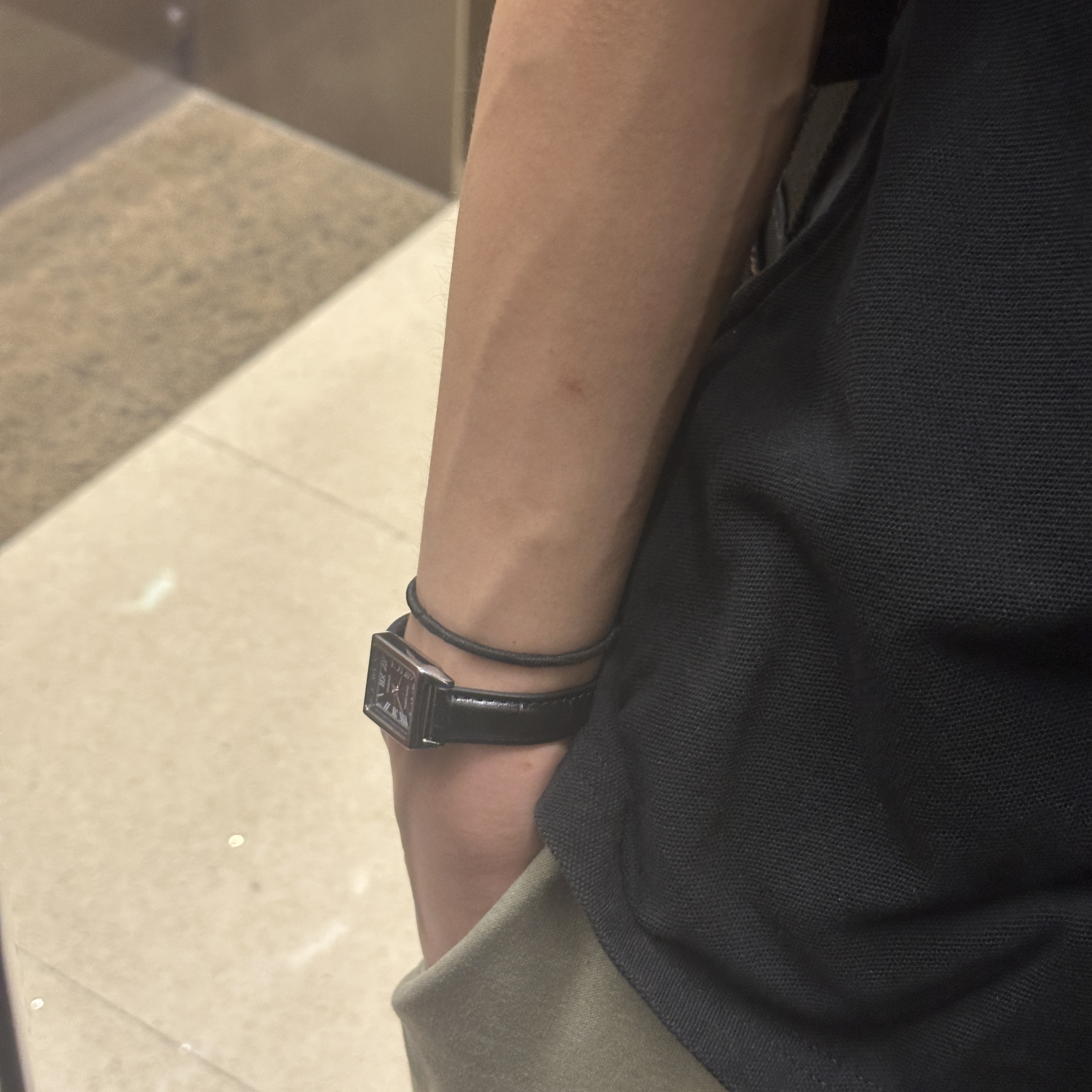 Casio LTP-V007L-1B 착용 스타일