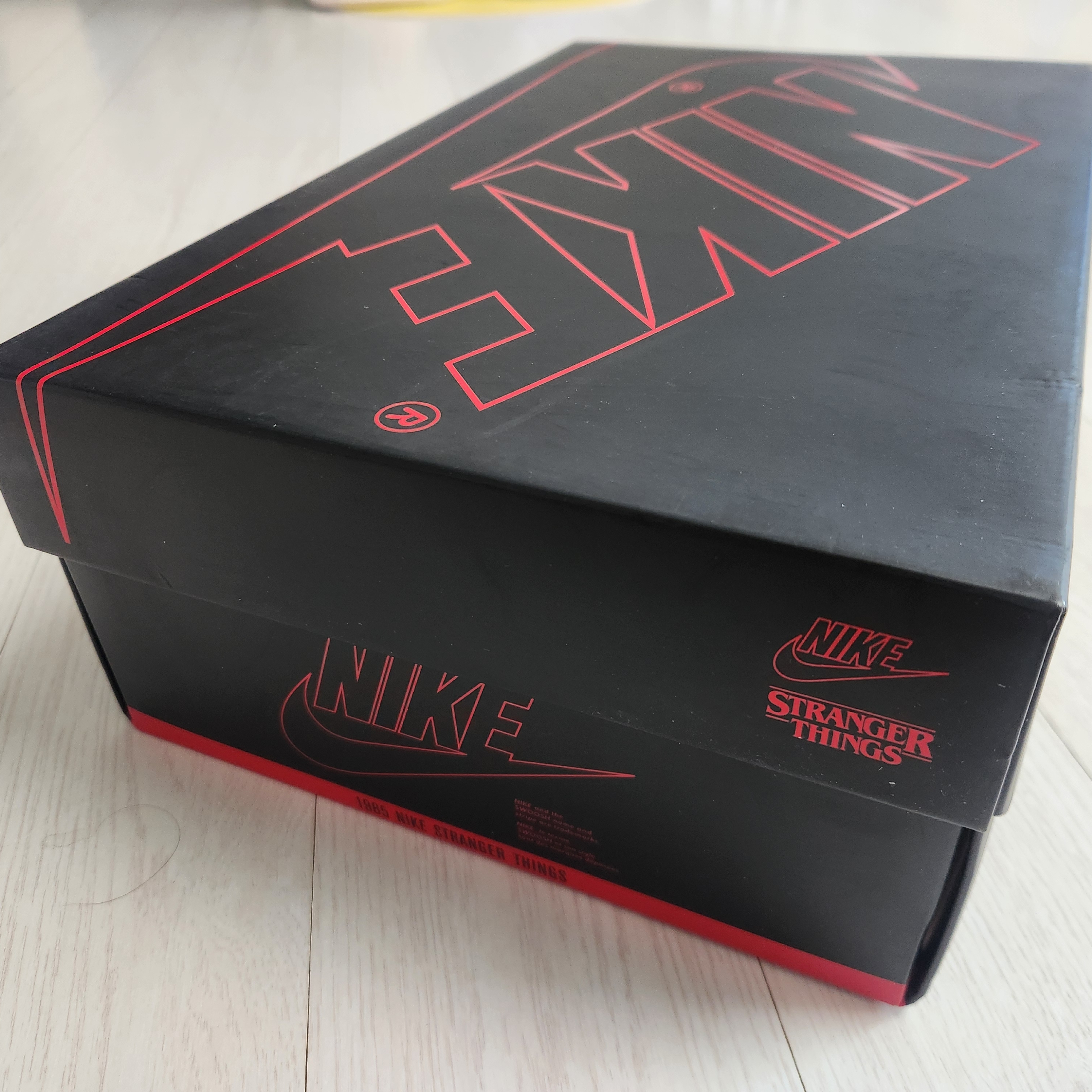 Nike x Stranger Things Classic Cortez Sail Upside Down Pack 착용 스타일 - 1