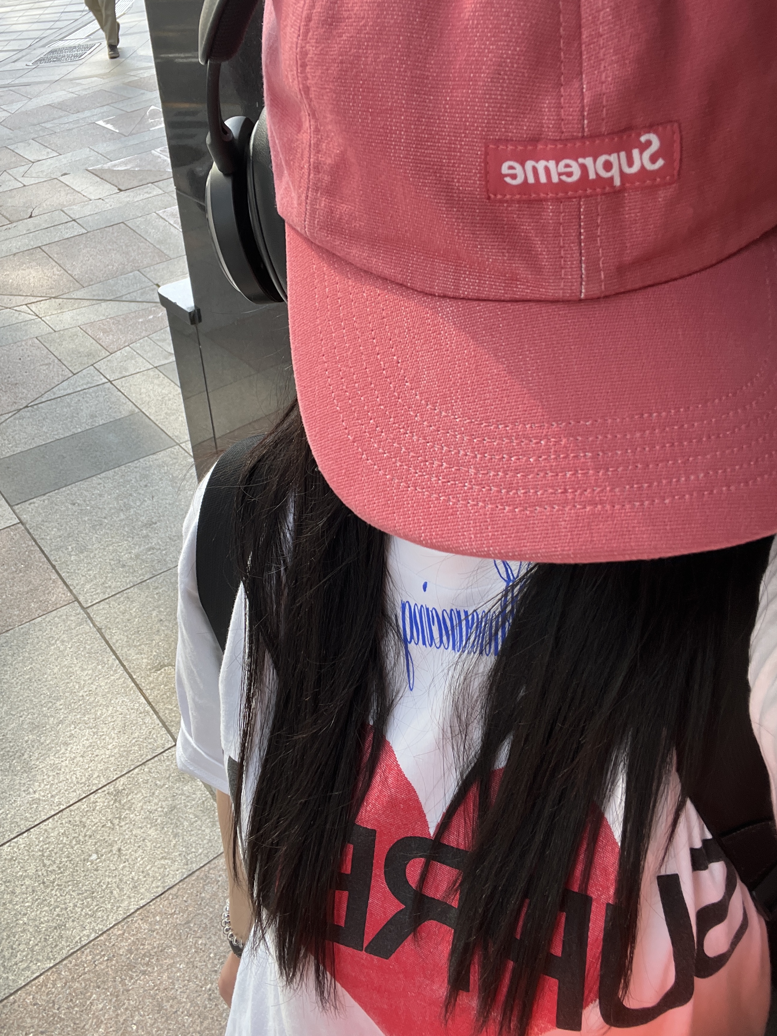 Supreme Announcing T-Shirt White - 25SS, Supreme Cordura Denim Small Box 6-Panel Pink - 24SS 착용 스타일