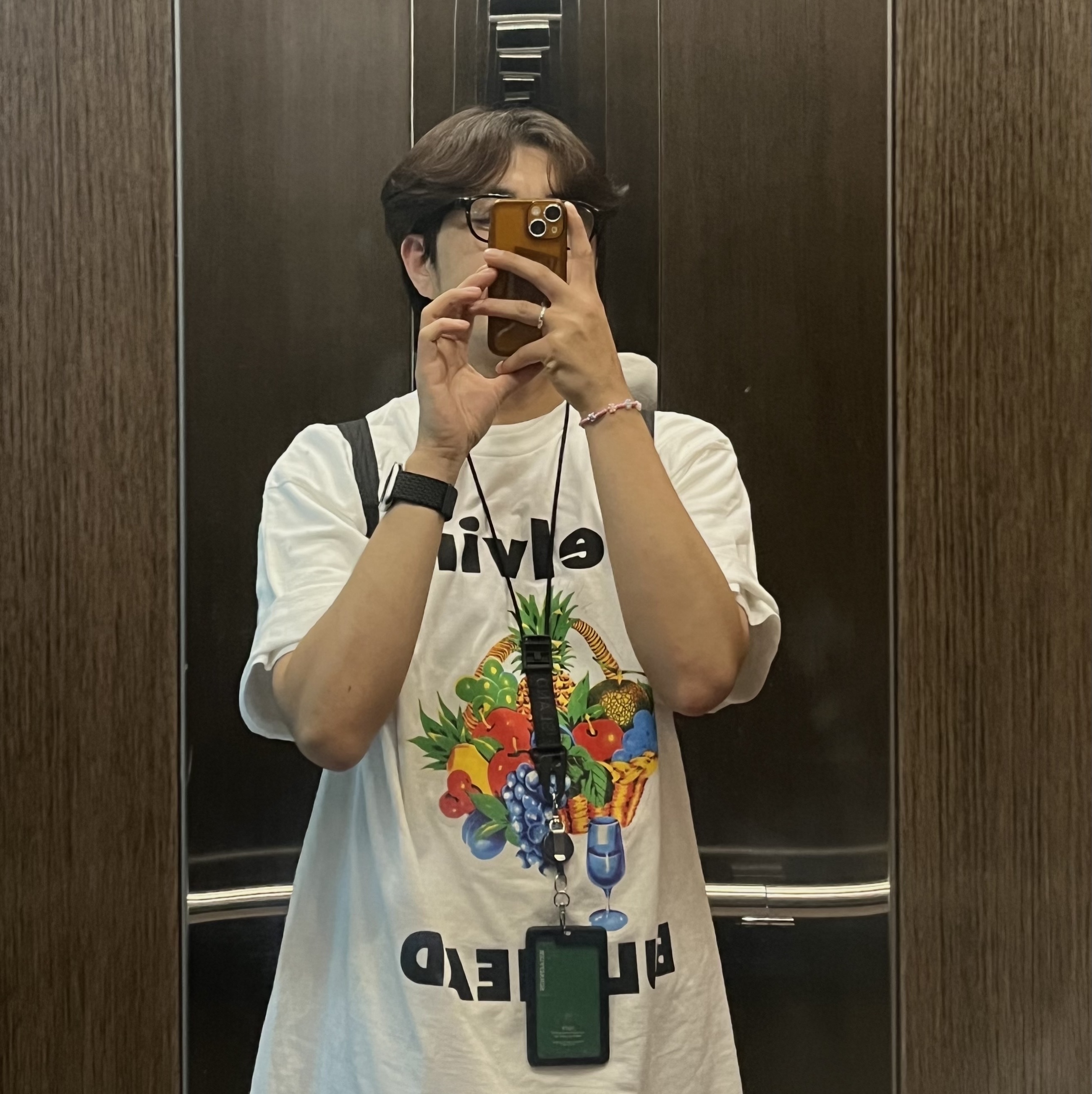 Supreme x Melvins Bullhead T-Shirt White - 24SS, Arc'teryx Konseal 15 Backpack Black 착용 스타일 - 1