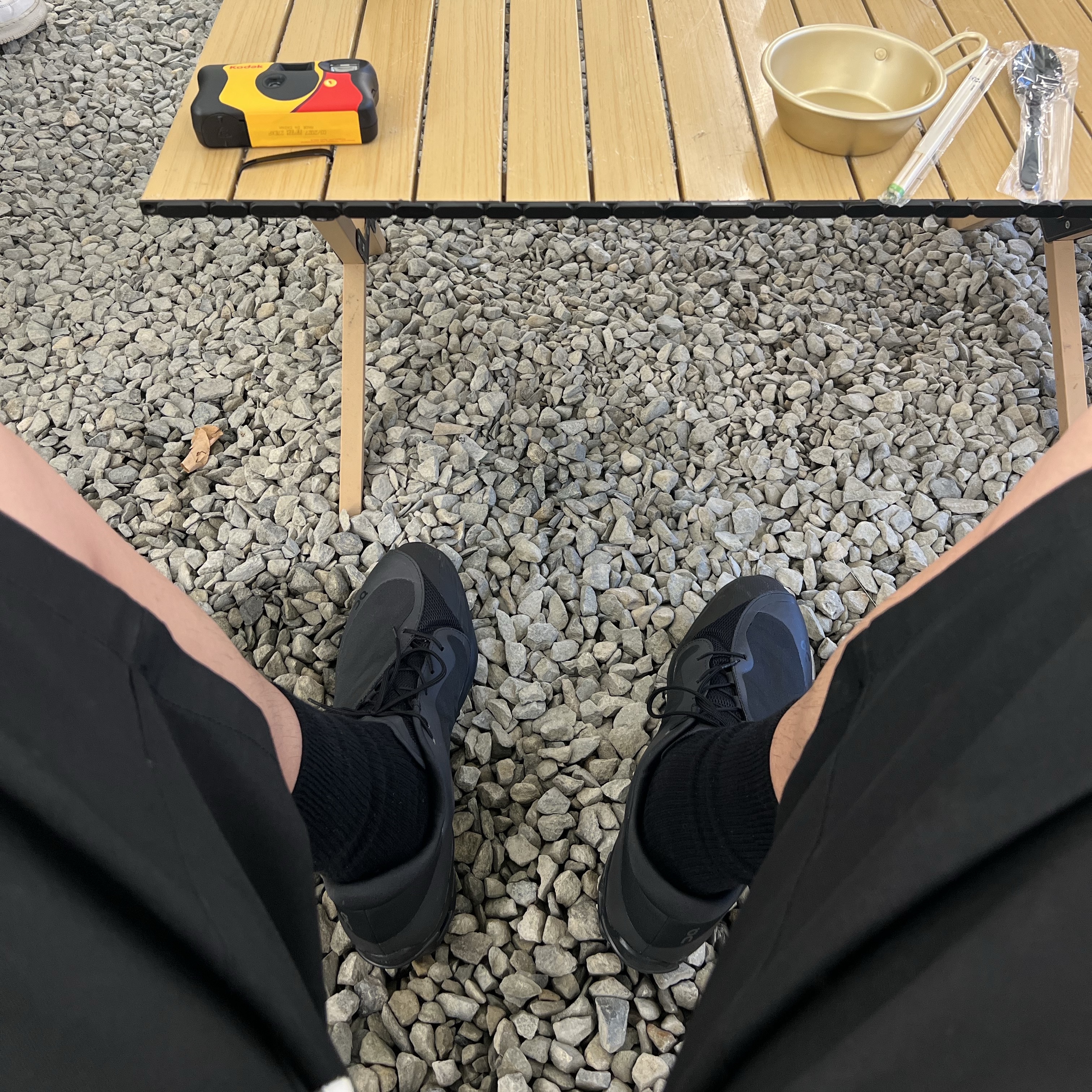 On Running x Post Archive Faction (Paf) Cloudventure Peak All Black 착용 스타일