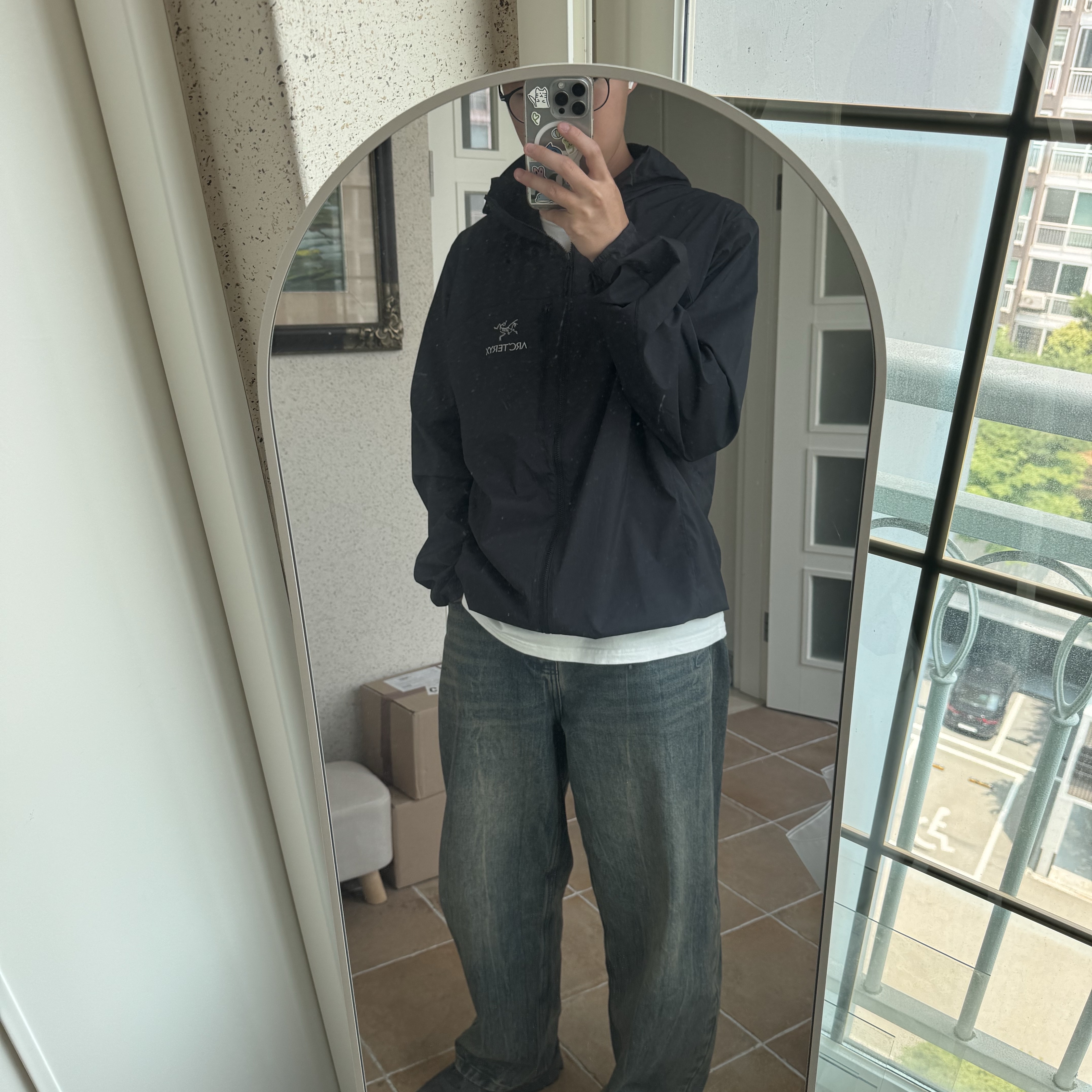 Arc'teryx Squamish Hoody Black, Arc'teryx Beta Jacket Black 착용 스타일 - 1